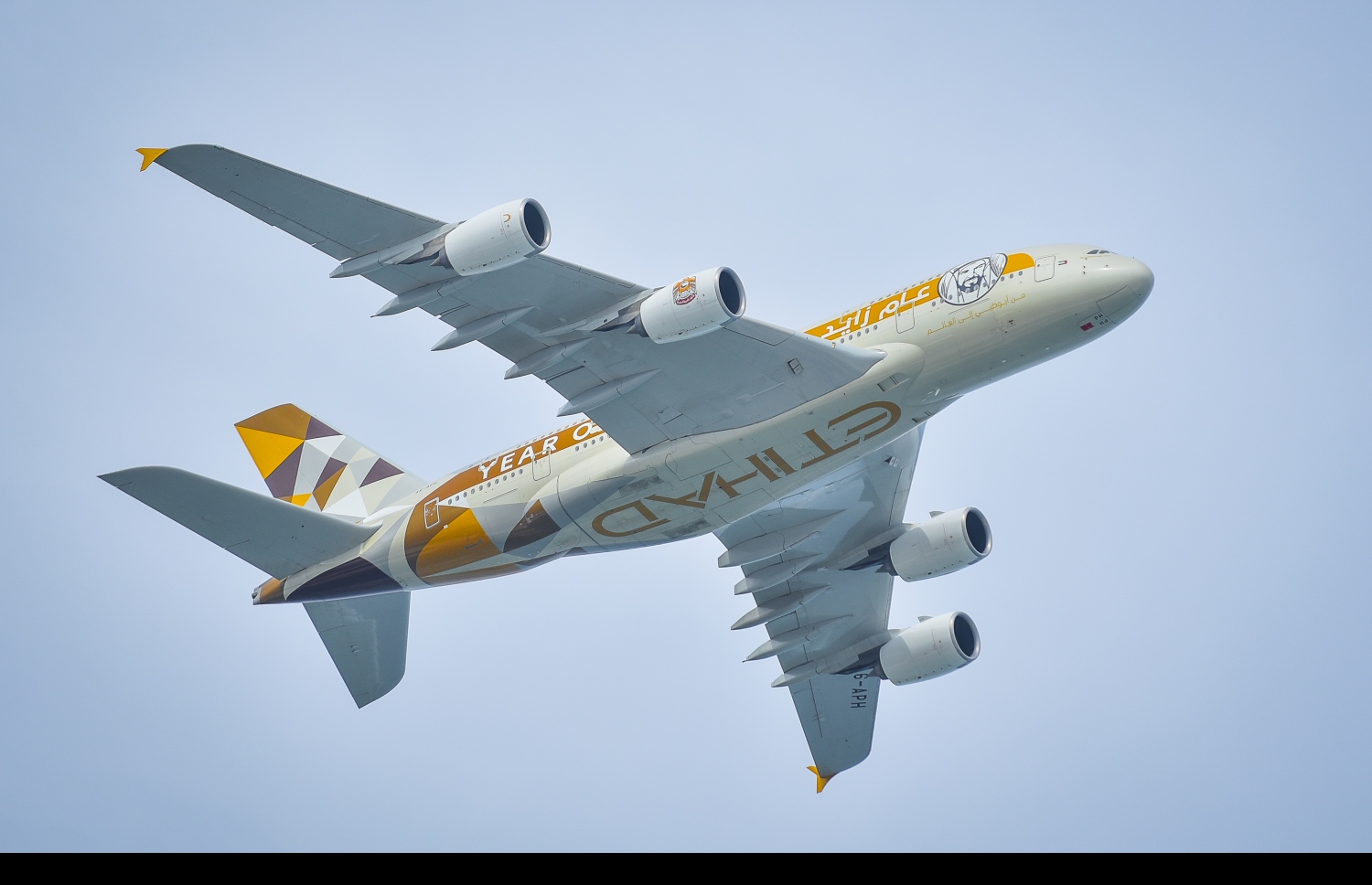 ދުނިޔޭގެ އެންމެ ބޮޑު މަތިންދާ ބޯޓު އޭ380 ވެލާނާ އިންޓަނޭޝަނަލް އެއާޕޯޓަށް އިއްޔެ ޖައްސަނީ. - ފޮޓޯ: ނިޝާން އަލީ/ މިހާރު