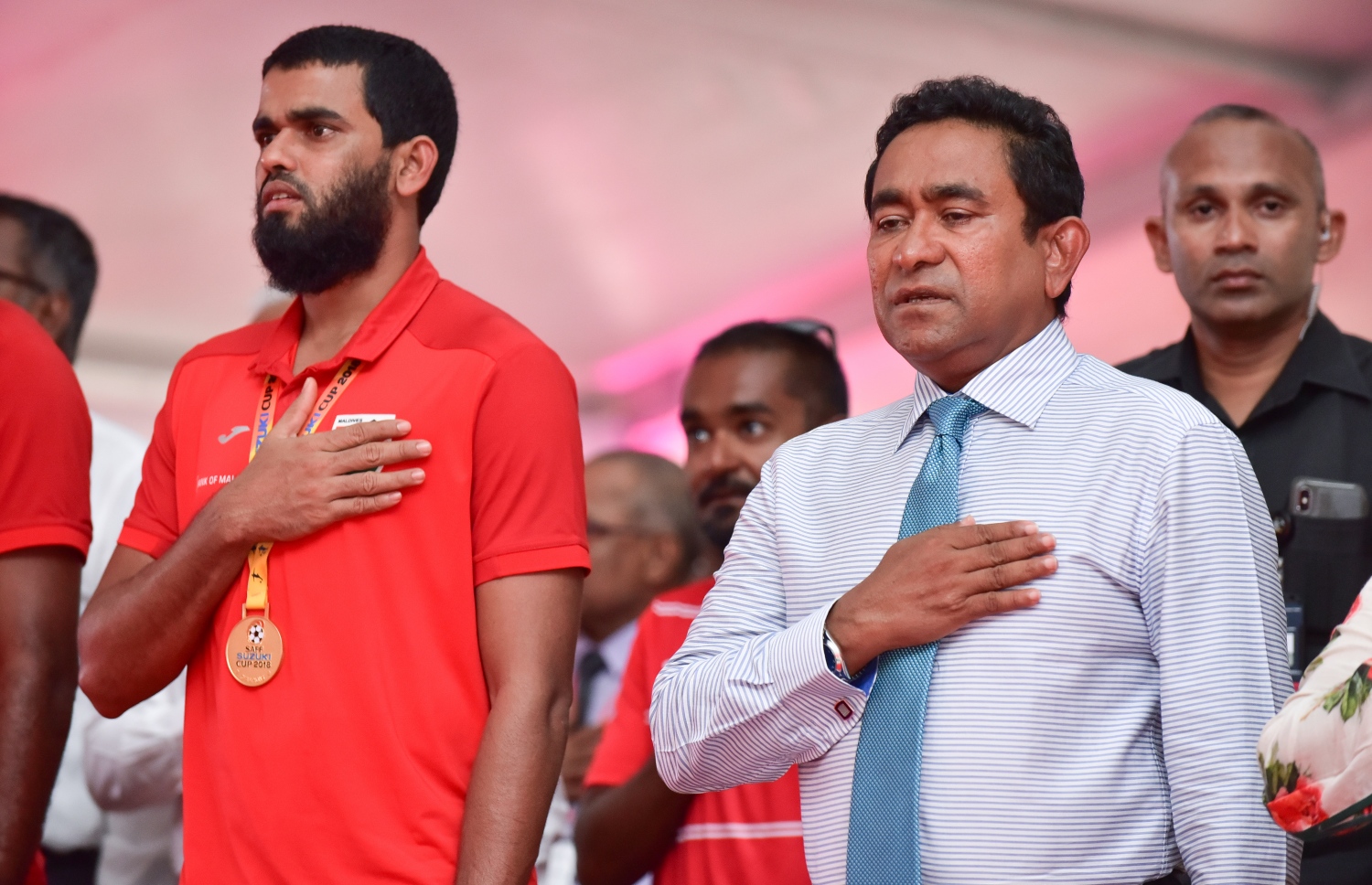 ރައީސް ޔާމީން (ކ) އާއި ކެޕްޓަން އަކްރަމް މިއަދުގެ ރަސްމިއްޔާތުގައި. --ފޮޓޯ: ނިޝާން އަލީ/ މިހާރު