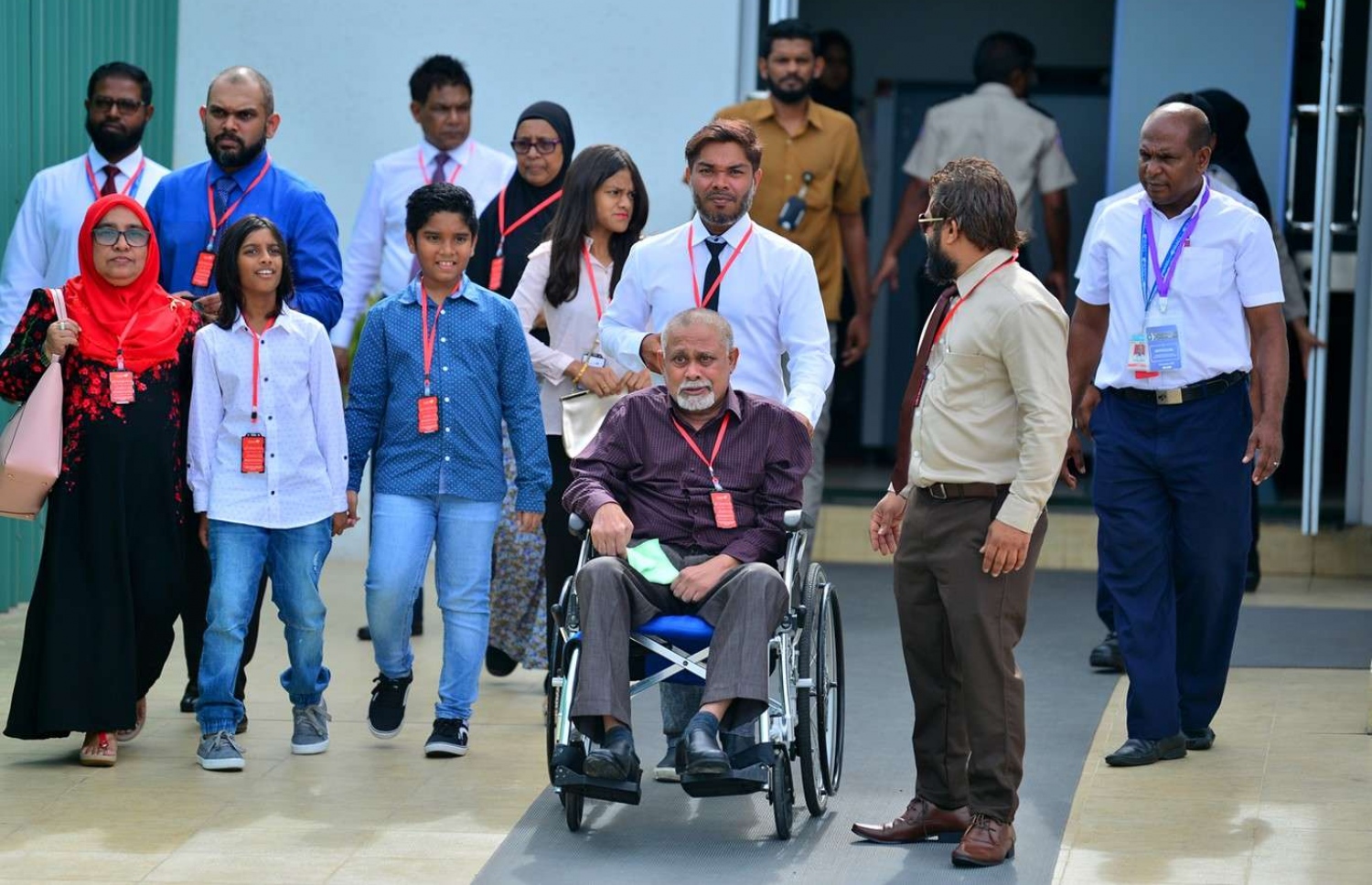 އަހުސަންގެ އާއިލާ: މިއީ އެ އާއިލާއަށް ލިބުނު ބޮޑު ޝަރަފެއް