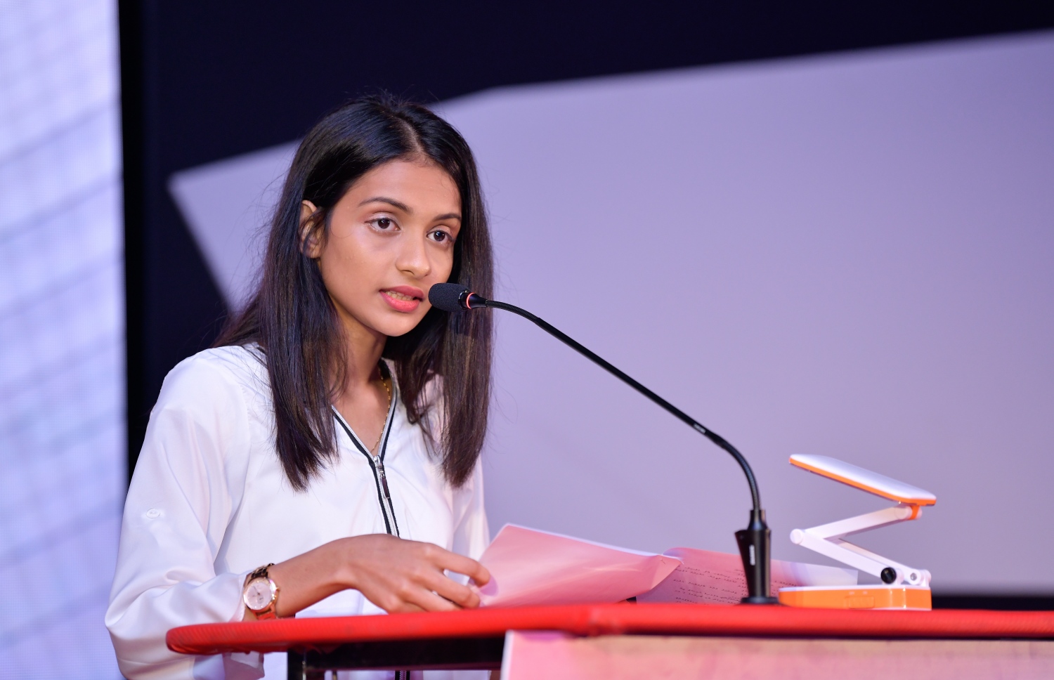 ސެޕްޓެމްބަރު 20، 2018- "ހިޔާ އެކޮމްޕްލިޝްޑް" އިފްތިތާހުކުރުމުގެ ގޮތުން ހައުސިން މިނިސްޓްރީން ދަރުބާރުގޭގައި ބޭއްވި ޖަލްސާގެ ތެރެއިން.---ފޮޓޯ: ހުސައިން ވަހީދު/މިހާރު