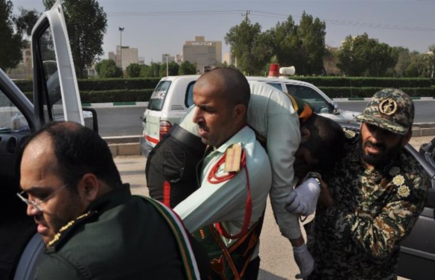 ހަމަލާ ދިނީ ބޭރުގެ އެޖެންޓުން ފަހަތުގައި ތިބެގެން ކަމަށް އީރާނުން ވަނީ ބުނެފައި. --ފޮޓޯ:އޭއެފްޕީ