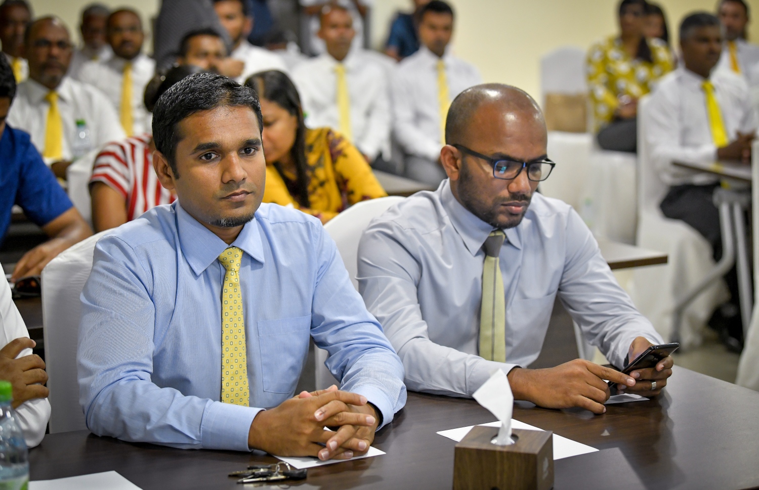 މާލެ: ސެޕްޓެމްބަރު 25، 2018: ޗަމްޕާގައި ބޭއްވި އެމްޑީޕީގެ ގައުމީ މަޖިލީހުގައި އެޕާޓީގެ ބައެއް މެމްބަރުން ބައިވެރިވަނީ.-- ފޮޓޯ: ނިޝާން އަލީ /މިހާރު