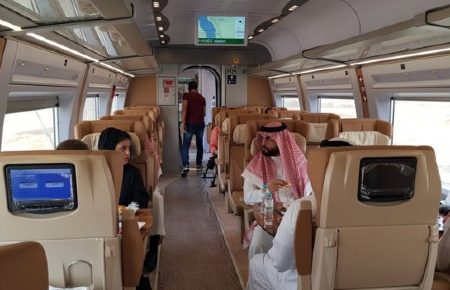 ހަރަމައިން އެކްސްޕްރެސްގެ ކޮންމެ ރޭލަކުން 417 މީހުންނަށް ދަތުރު ކުރެވޭނެ. --ފޮޓޯ:ރޮއިޓާސް