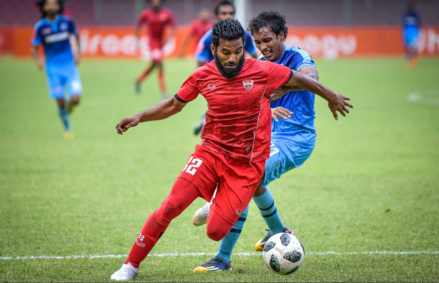 ޓީސީގެ ދަގަނޑޭ (ވ) ހުއްޓުވަން ނިއުގެ އިމްރާން މަސައްކަތްކުރަނީ: އާއްމުކޮށް މެދަށް ކުޅޭ އިމްރާން މިއަދު ކުޅުނީ ސެންޓްރަލް ޑިފެންޑަރަކަށް. --ފޮޓޯ: ނިޝާން އަލީ/ މިހާރު