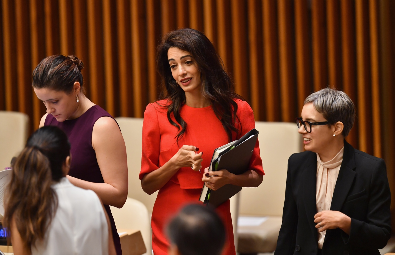 އިންސާނީ ހައްގުތަކާ ބެހޭ ގާނޫނީ ވަކީލް އަމާލް ކްލޫނީ (މ) އދ.ގެ އިވެންޓެއްގައި ބައިވެރިވެވަޑައިގަންނަވަނީ. --ފޮޓޯ:އޭއެފްޕީ