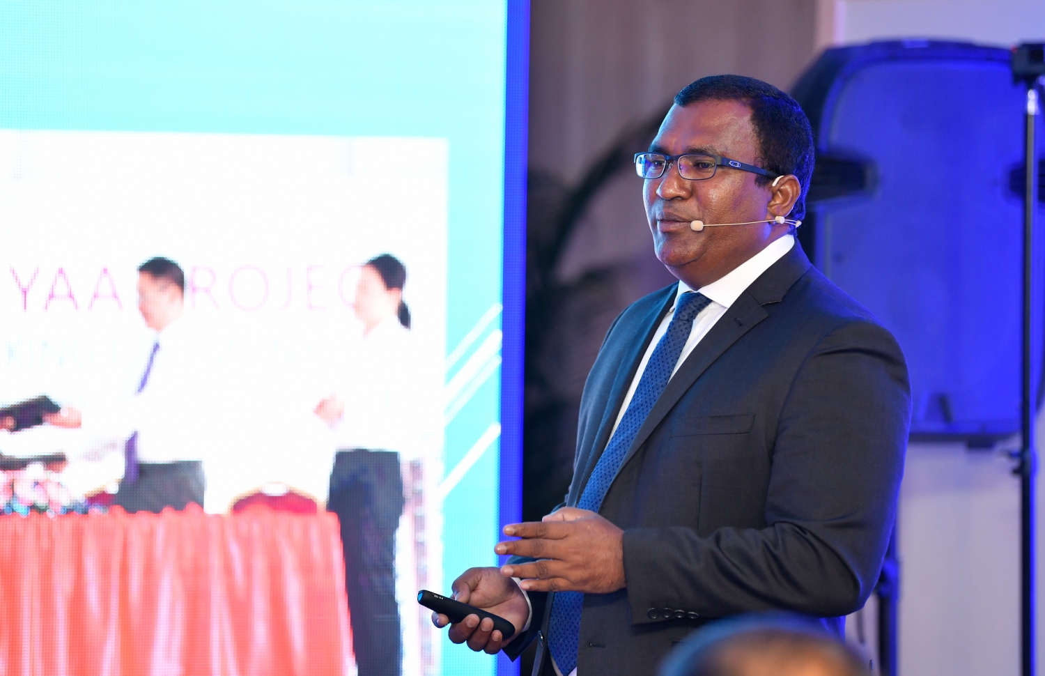 މާލެ: ސެޕްޓެމްބަރު 29، 2018- ސްޓެލްކޯގެ އަހަރީ އާންމު ޖަލްސާގައި ކުންފުނީގެ މެނޭޖިން ޑިރެކްޓަރު ޒުހޫރު ވާހަކަދައްކަވަނީ.---ފޮޓޯ: ހުސައިން ވަހީދު/މިހާރު