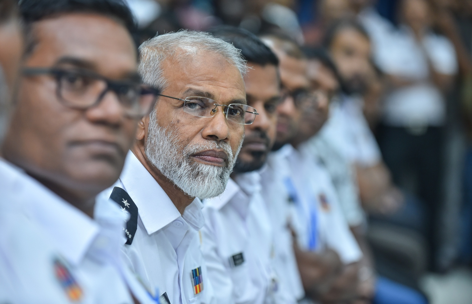 މާލެ: ސެޕްޓެމްބަރު 30، 2018- އިންތިޚާބީ ރައީސް އިބްރާހިމް މުހައްމަދު ސޯލިހް (އިބޫ) އާއި އިންތިޚާބީ ނައިބު ރައީސް ފައިސަލް ނަސީމް ކަސްޓަމްސްއަށް މިއަދު ވަޑައިގެން ބޭއްވެވި ބައްދަލުވުމަށް ހާޒިރުވި، އެ އިދާރާގެ ބައެއް މުވައްޒަފުން.---ފޮޓޯ: ނިޝާން އަލީ/މިހާރު