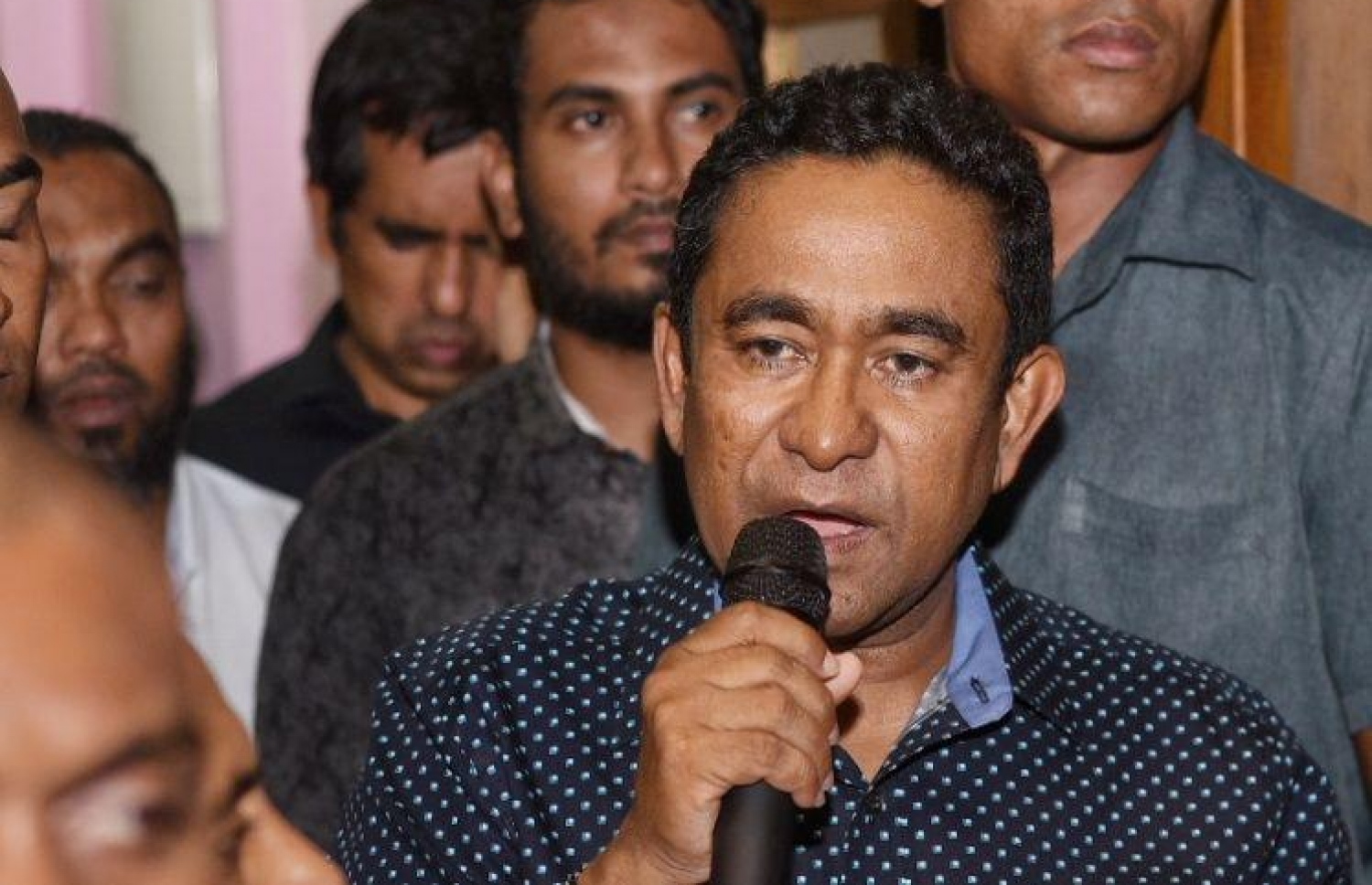 މާލެ: އޮކްޓޯބަރު 1، 2018: މިދިޔަ މަހުގެ 23 ގައި ބޭއްވި ރިޔާސީ އިންތިޚާބަށް ނުފޫޒު ފޯރާފައިވާކަން އެނގޭ ކަންތައްތަކެއް އެބަހުރި ކަމަށް ބުނެ، ޕީޕީއެމް އިން ބޭއްވި މުޒާހަރާގައި ރައީސް އަބްދުﷲ ޔާމީން ވާހަކަ ދައްކަވަނީ.-- ފޮޓޯ: ހުސެން ވަހީދު /މިހާރު