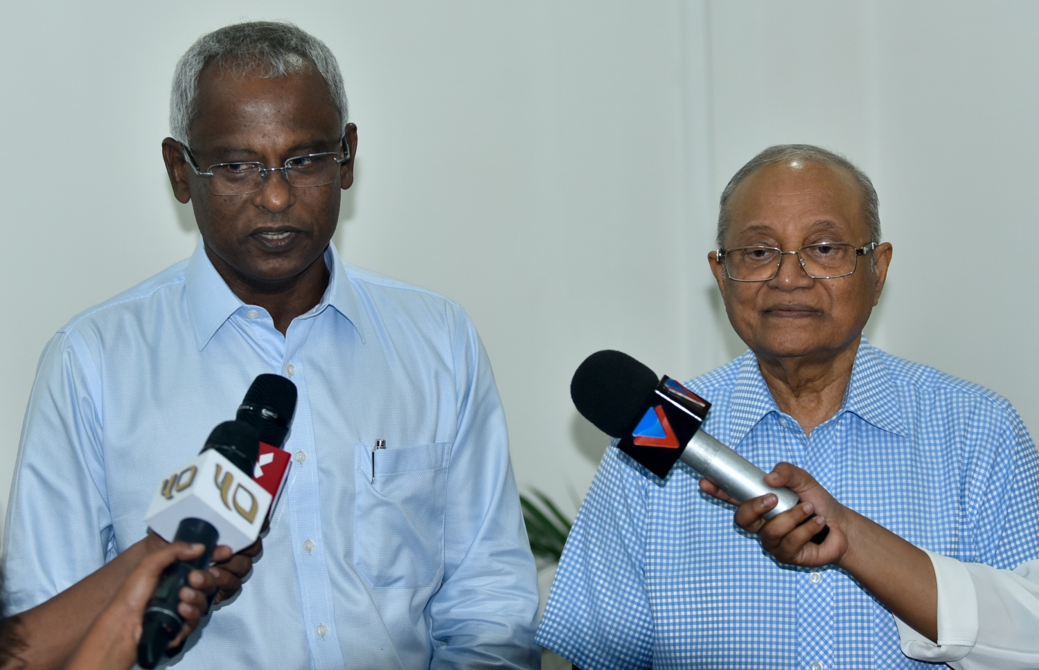 އިބޫ އާއި މައުމޫން ނޫސްވެރިންނާ ވާހަކަފުޅު ދައްކަވަނީ. --ފޮޓޯ: އަހްމަދު ނިޝާތު/މިހާރު