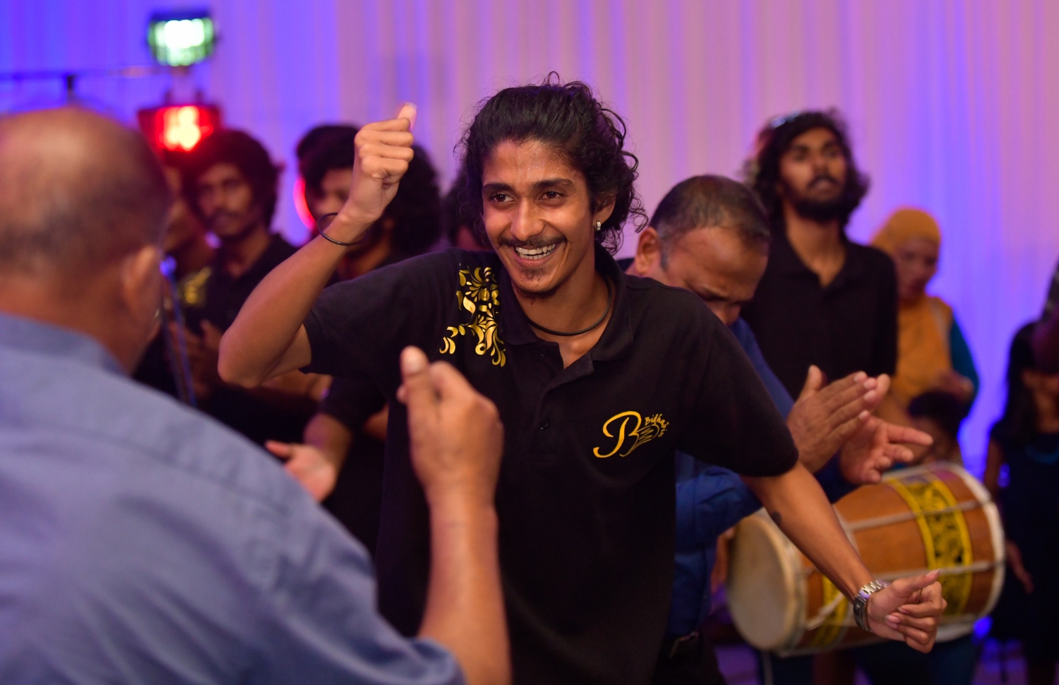 މާލެ: އޮކްޓޯބަރު 4، 2018- ރިޔާސީ އިންތިޚާބުގެ ކާމިޔާބު ފާހަގަ ކުރުމާއި އިންތިޚާބީ ރައީސް އިބްރާހިމް މުހައްމަދު ސޯލިހް (އިބޫ) އަދި އިންތިޚާބީ ނައިބު ރައީސް ފައިސަލް ނަސީމަށް ހެންވޭރުގެ ސަޕޯޓަރުން މަރުހަބާ ދެންނެވުމަށް ދަރުބާރުގޭގައި ބޭއްވި ހަފުލާގެ ތެރެއިން.---ފޮޓޯ: ހުސައިން ވަހީދު/މިހާރު