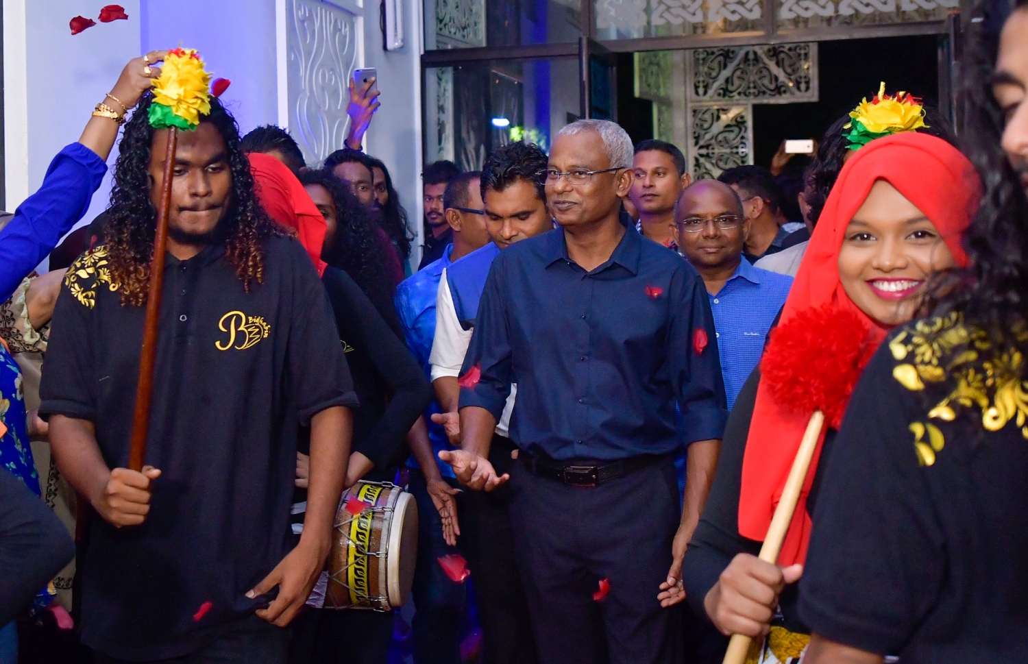 އިބޫ އާއި ފައިސަލަށް ހެންވޭރުން މަރުހަބާ ދެންނެވުން