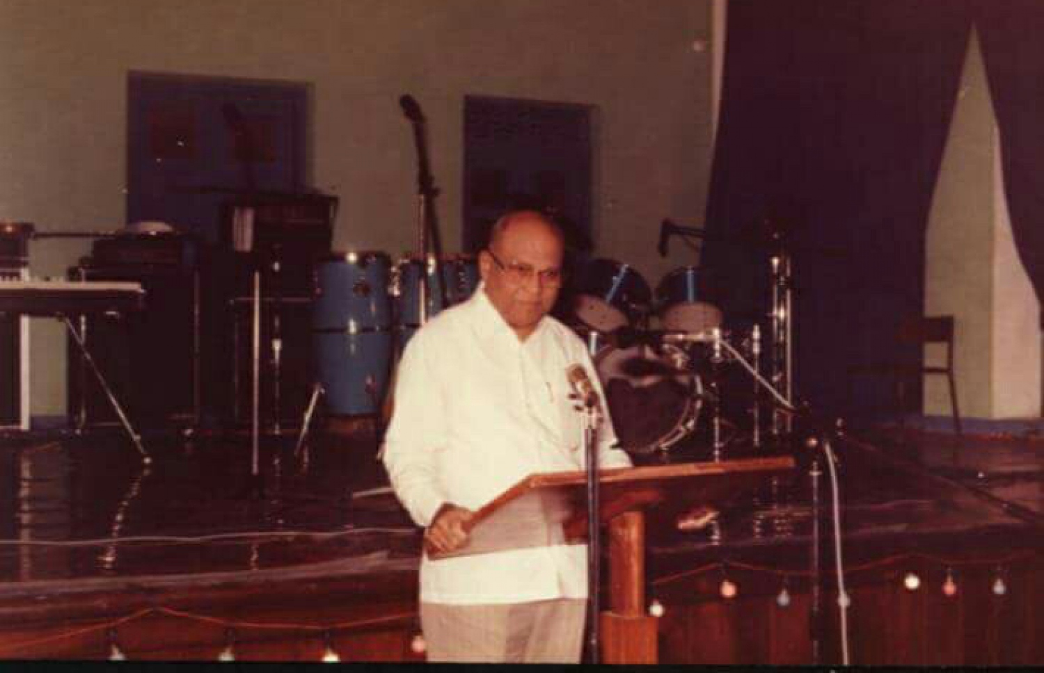 އިބްރާހިމް ޝިހާބު ތަގުރީރެއް ދެއްވަނީ: ގައުމީ ވާހަކަދެއްކުމުގެ މުބާރާތުގެ ވާދައިގެ ތަށްޓަށް ނަން ދެވިފައިވަނީ އެމަނިކުފާނުގެ ނަންފުޅާ ގުޅުވައިގެން.