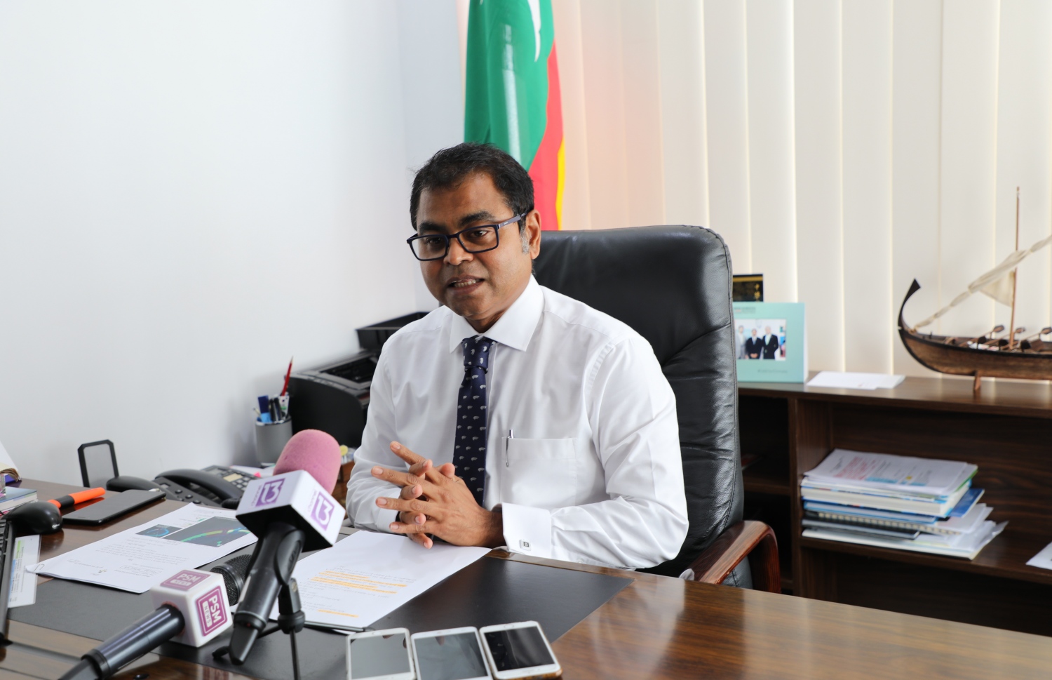 މިނިސްޓަރު ތޯރިގް އިބްރާހިމް މީޑީއާ އާ ވާހަކަ ދައްކަވަނީ -- ފޮޓޯ: މިނިސްޓރީ އޮފް އެންވަޔަރަމެންޓް އެންޑް އެނާޖީ