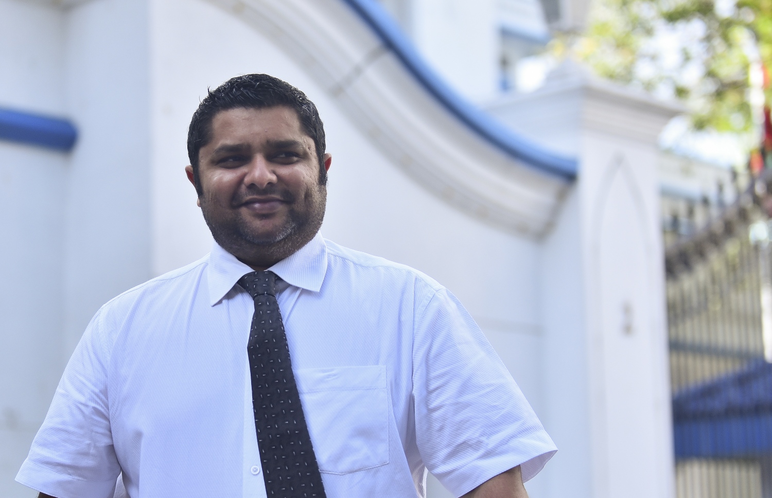 ސިނާން: އޭނާގެ ވަކީލުން ވިދާޅުވި ގޮތުގައި، ސުޕްރީމް ކޯޓުން ޖުލައި 13، 2017 ގައި ކުރި ހުކުމްގެ ކުރިން އޭނާ ވަނީ ޕީޕީއެމުން ވަކިވެފައި. --- ފޮޓޯ: އަހުމަދު ނިޝާތު/ މިހާރު