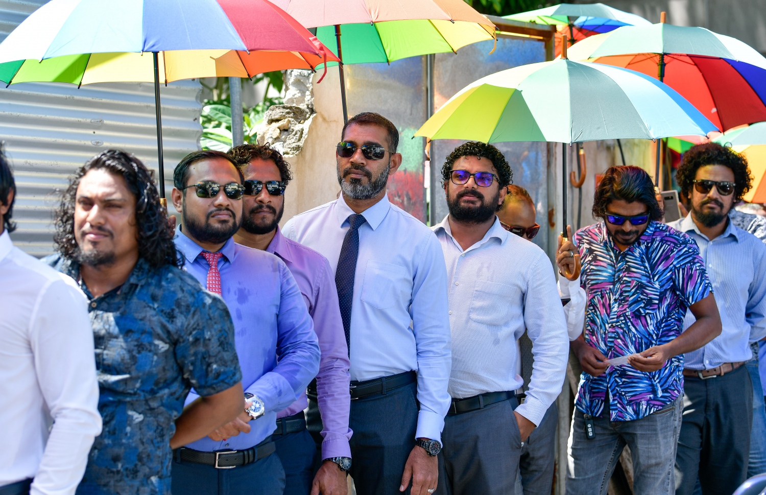 އިންތިޚާބު ބާތިލްކުރަން ހުށަހަޅާފައިވާ ޝަރީއަތަށް ވަންނަން ސުޕްރީމް ކޯޓު ދޮށުގައި ކިޔޫ ހަދާފައި. --ފޮޓޯ: އަލީ ނިޝާން/މިހާރު