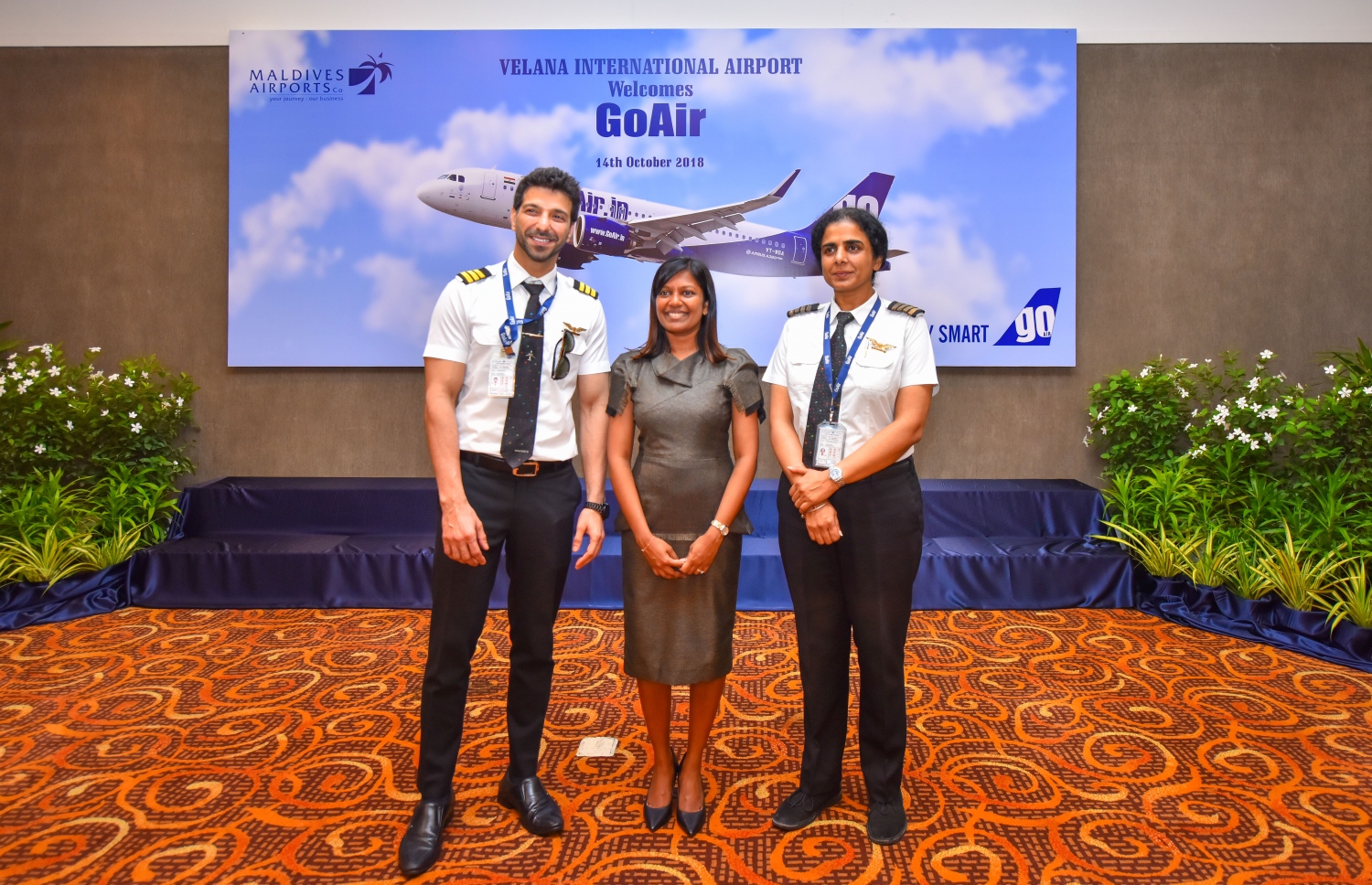 ވެލާނާ އިންޓަނޭޝަނަލް އެއާޕޯޓް: އޮކްޓޯބަރު 14، 2018- އިންޑިއާގެ މަގުބޫލު އެއާލައިނެއް ކަމަށްވާ ގޯއެއާގެ ދަތުރުތައް ރަސްމީކޮށް ރާއްޖެއަށް ފެށުމުގެ ގޮތުން ފުރަތަމަ ފްލައިޓް މުމްބާއީން ވެލާނާ އިންޓަނޭޝަނަލް އެއާޕޯޓަށް ޖެއްސުމަށް ފަހު ބޭއްވި ހަފްލާގެ ތެރެއިން.---ފޮޓޯ: ހުސައިން ވަހީދު/މިހާރު