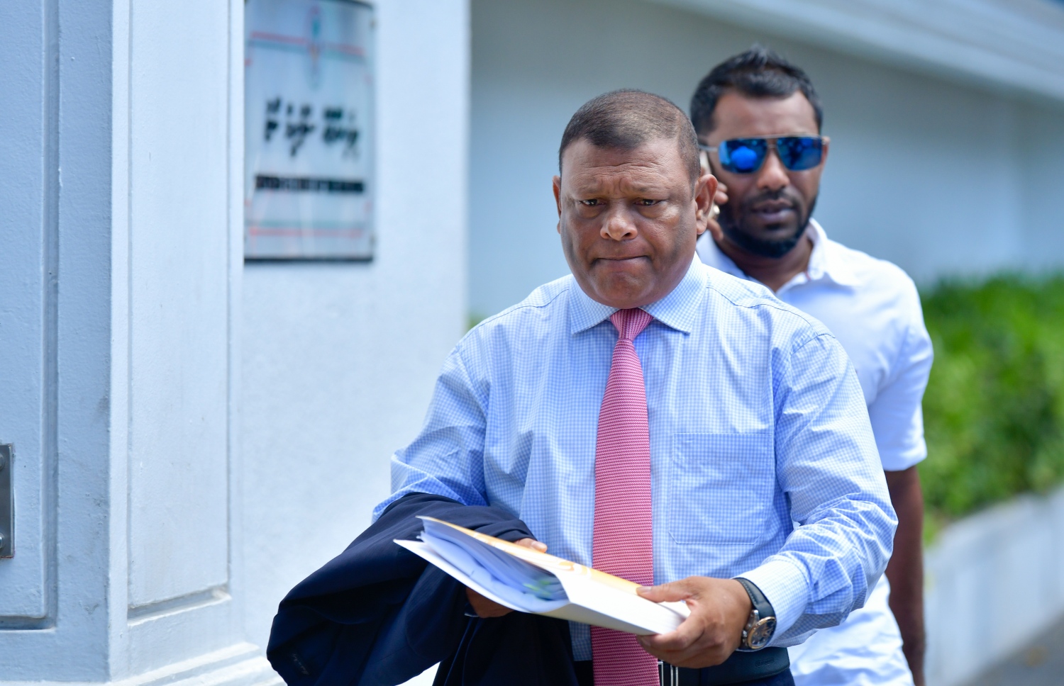 ވަކީލް ސަލީމް މިއަދު ކޯޓަށް ވަޑައިގަންނަވަނީ --މިހާރު ފޮޓޯ/ހުސައިން ވަހީދު