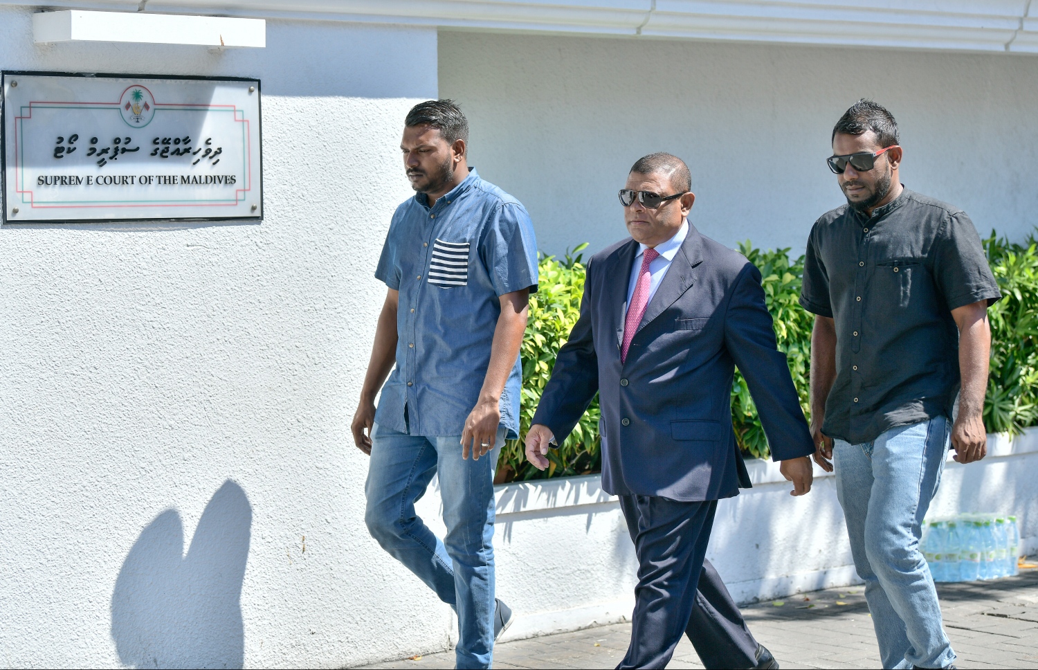 މާލެ: އޮކްޓޯބަރު 16، 2018: މުހައްމަދު ސަލީމް މިއަދުގެ އަޑުއެހުމަށް ސުޕްރީމް ކޯޓަށް ވަޑައިގަންނަވަނީ.---ފޮޓޯ: ނިޝާން އަލީ/މިހާރު