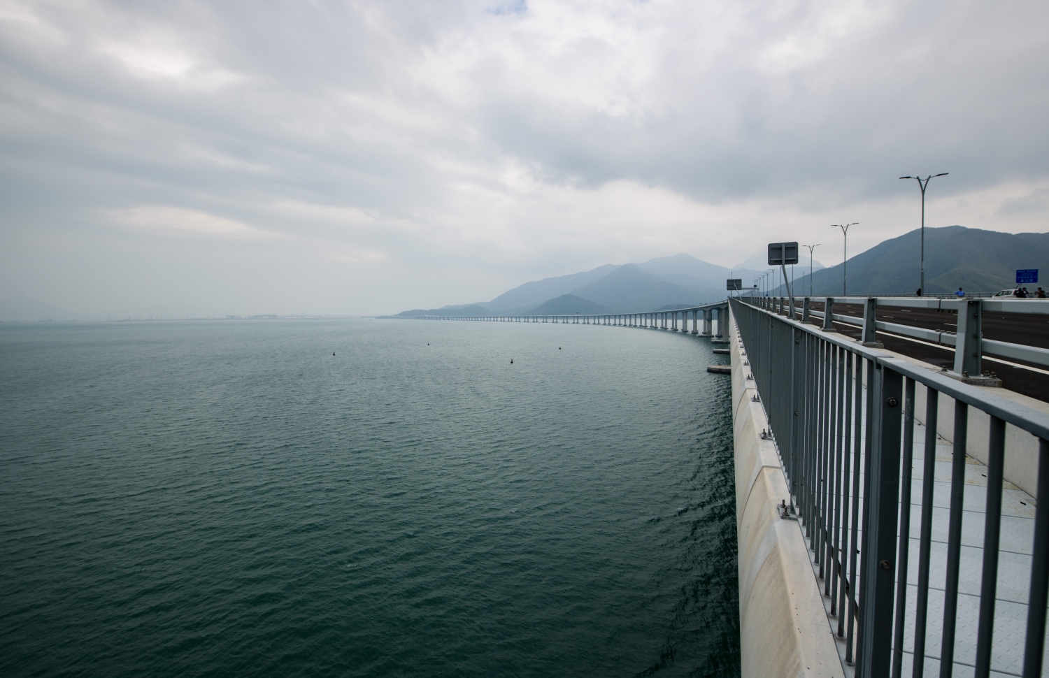 ހޮންކޮން-ޒުހައި-މަކާއޫ ބްރިޖް: ބްރިޖް ނިންމަން ނުވަ އަހަރު ހޭދަވި. --ފޮޓޯ:އޭއެފްޕީ