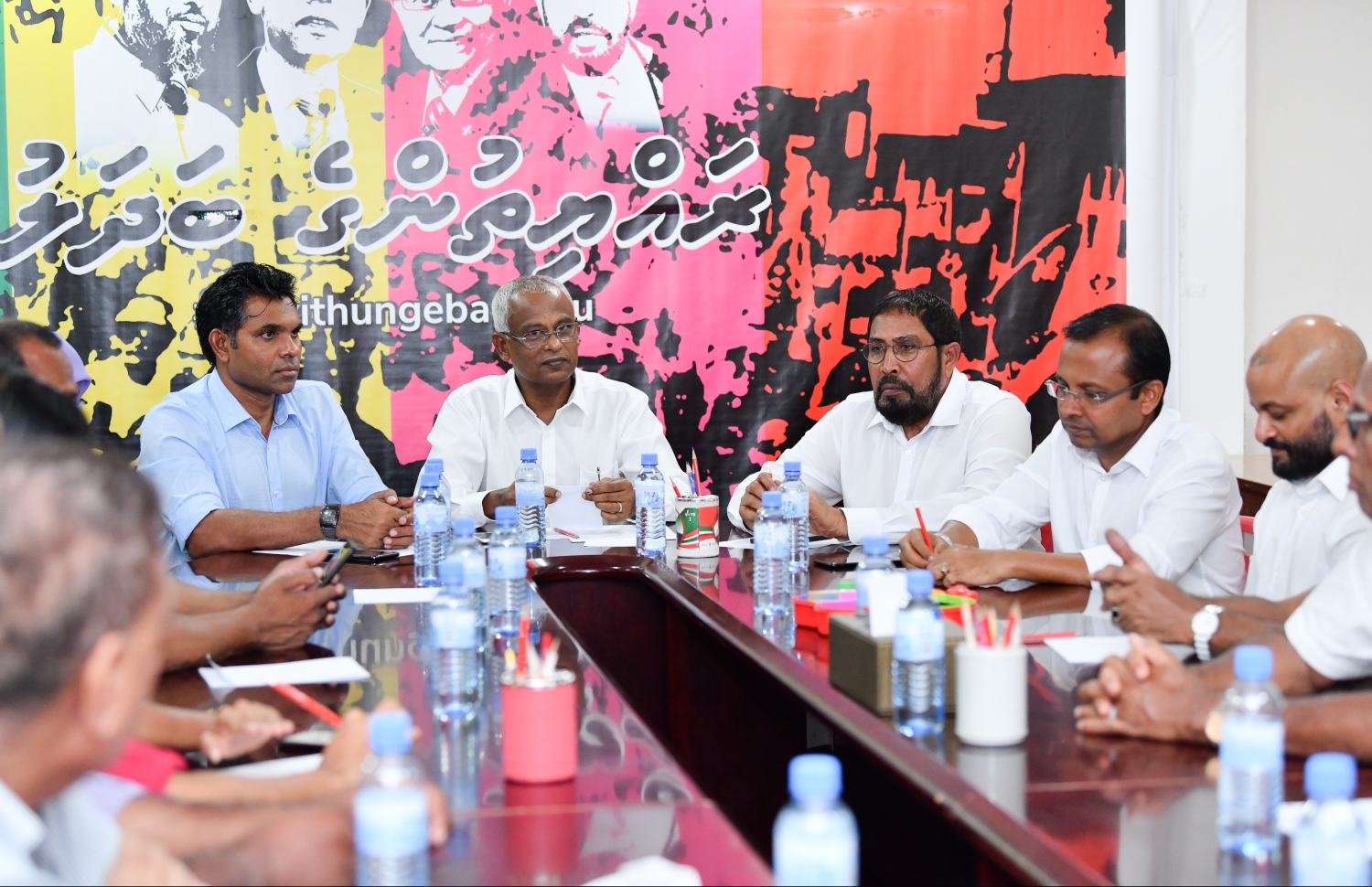 އިދިކޮޅު ޕާލަމެންޓްރީ ގުރޫޕުގެ ބައްދަލުވުން، އިންތިޚާބީ ރައީސް އިބްރާހިމް މުހައްމަދު ސޯލިހް މިދިޔަ ހަފުތާގައި ކުރިއަށް ގެންދަވަނީ.---ފޮޓޯ: ހުސައިން ވަހީދު/މިހާރު