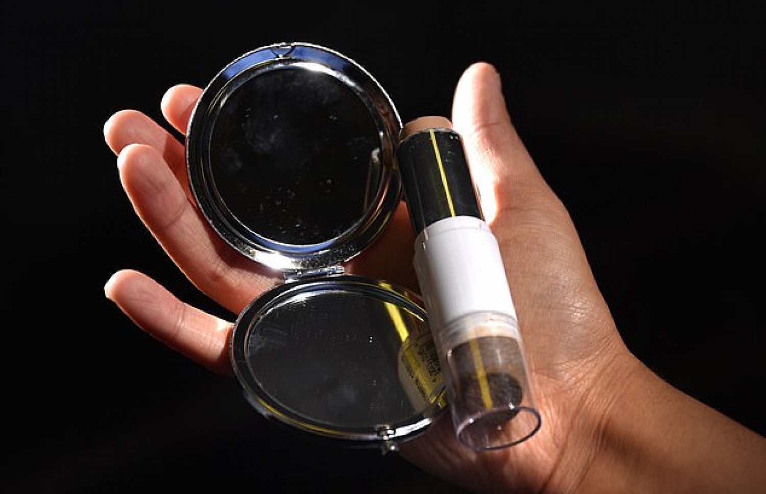 އެކެރިއާއަކީ އެސިޑުން ރައްކާތެރިކޮށް ދޭނެ ފައުންށޭޝަނެއް.