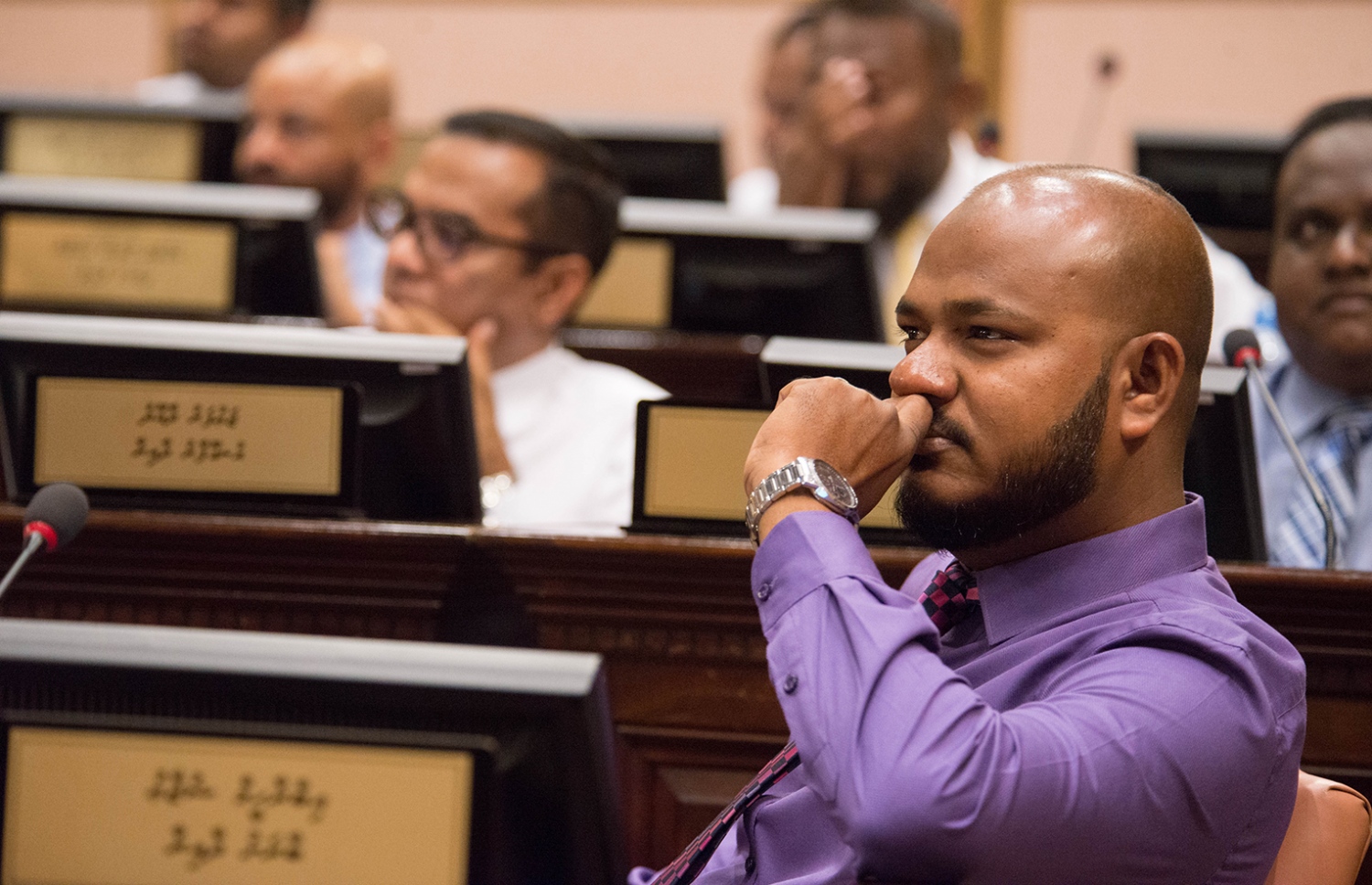 ރައްޔިތުންގެ މަޖިލީހުގެ މިއަދުގެ ޖަލްސާގައި ބާރަށު ދާއިރާގެ މެމްބަރު އިބްރާހިމް ޝުޖާއު ބައިވެރިވެވަޑައިގަންނަވަނީ. - ފޮޓޯ: މަޖިލިސް