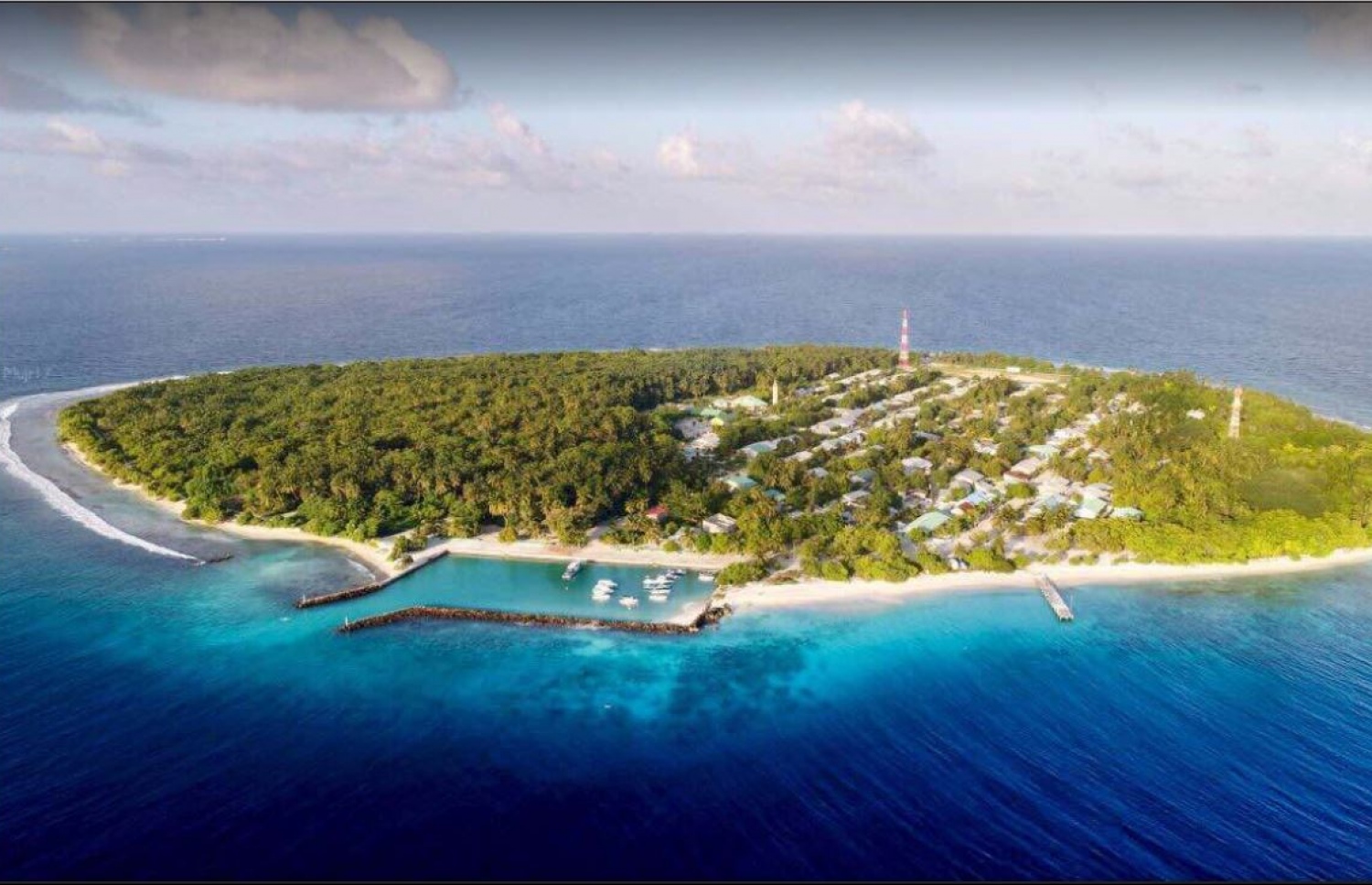 ޅައިމަގު: ބިދޭސީ މީހާ ކަނޑު ފެއްތީީ ކަނޑުތޮށި ކައިރިން ކަނޑަށް-- ފޮޓޯ: ސޯޝަލް މީޑިއާ