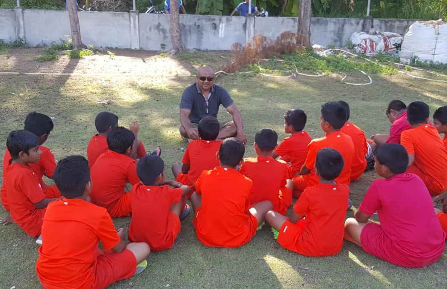 މާއްޓޭ އޭނާގެ އެކަޑަމީ ކުދިންނާ އެކު: މިރޭ ކ. ތުލުސްދޫ ޒުވާނުންނާއި ދަރިވަރުންނަށް ހާއްސަ ސެޝަނެއް ނަގައިދޭނެ.