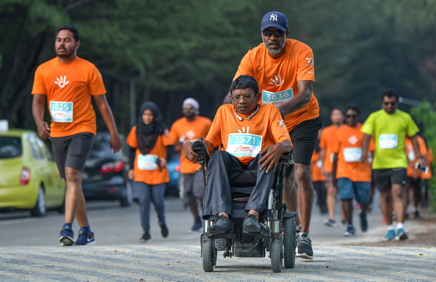 މިއަދުގެ ރޭހުގެ ތެރެއިން ދުވުންތެރިއަކު ހާއްސަ އެހީ އަށް ބޭނުންވާ މީހެއް ގޮވައިގެން ދުވަނީ.-- ފޮޓޯ: ނިޝާން އަލީ/ މިހާރު