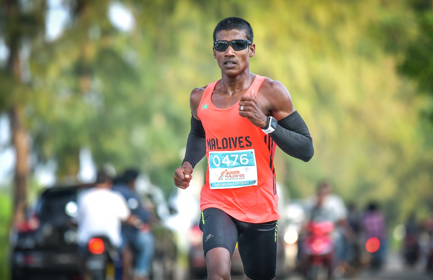 ދިރާގު ރޯޑްރޭހުގެ 10 ކިލޯމީޓަރުގެ ފިރިހެން ބައިން އެއް ވަނަ ހޯދި ފަޒީލް މިއަދުގެ ރޭހުގައި ދުވަނީ.-- ފޮޓޯ: ނިޝާން އަލީ/ މިހާރު