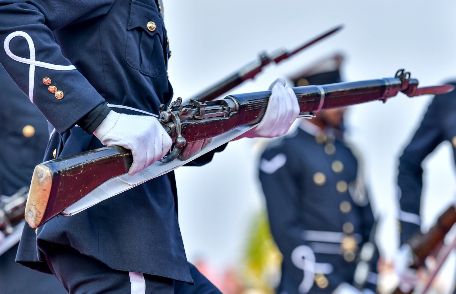 މާލެ: ނޮވެމްބަރު 3، 2018- މި އަހަރުގެ ނަސްރުގެ ދުވަހުގެ މުނާސަބަތުގައި އެމްއެންޑީއެފުން މިއަދު ހަވީރު ޖުމްހޫރީ މައިދާނުގައި ބޭއްވި މިއުޒިކަލް ޑްރިލްގައި ސިފައިންގެ ހެވިކަމުގެ ހަރަކާތްތަކެއް ދައްކާލަނީ.--- ފޮޓޯ: ނިޝާން އަލީ/މިހާރު