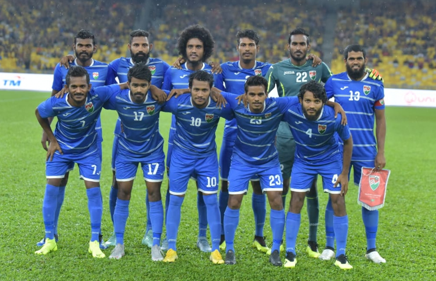 އެކުވެރިކަމުގެ މެޗެއްގައި މިއަދު މެލޭޝިއާއާ ދެކޮޅަށް ނުކުތް ރާއްޖޭގެ ފުރަތަމަ އެގާރަ ކުޅުންތެރިން.-- ފޮޓޯ: އެފްއޭއެމް