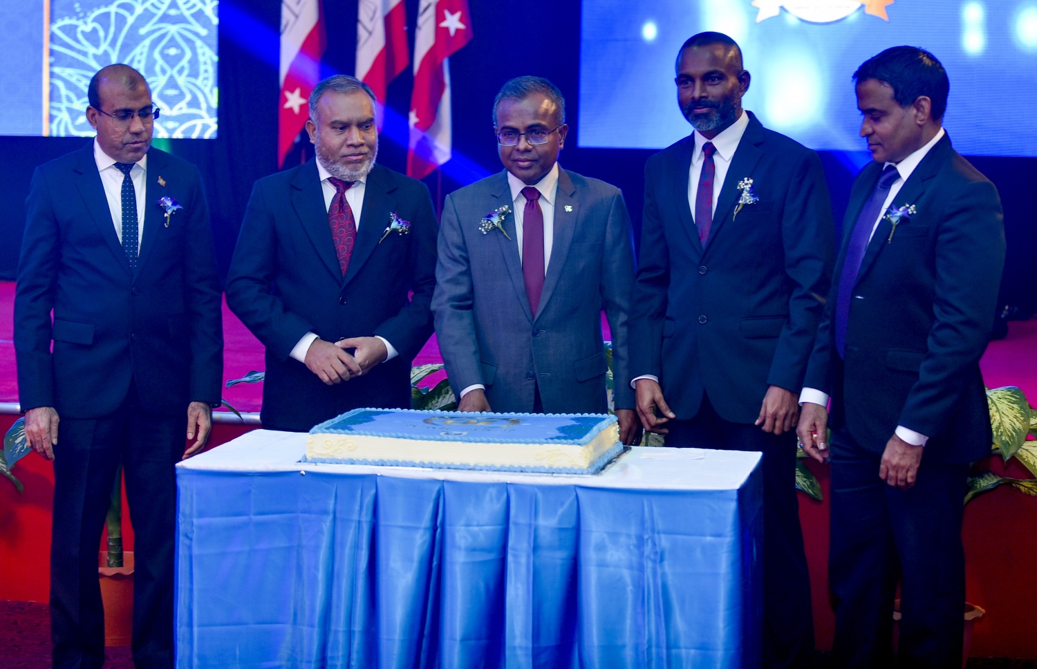 ސުޕްރީމް ކޯޓުގެ ފަނޑިޔާރުން: ކްރީގްލާގެ ބައްދަލުވުމުގައި ފަނޑިޔާރުންނަށް އިންޒާރު ދެއްވި ކަމަށް ސުޕްރީމް ކޯޓުން ބުނޭ.