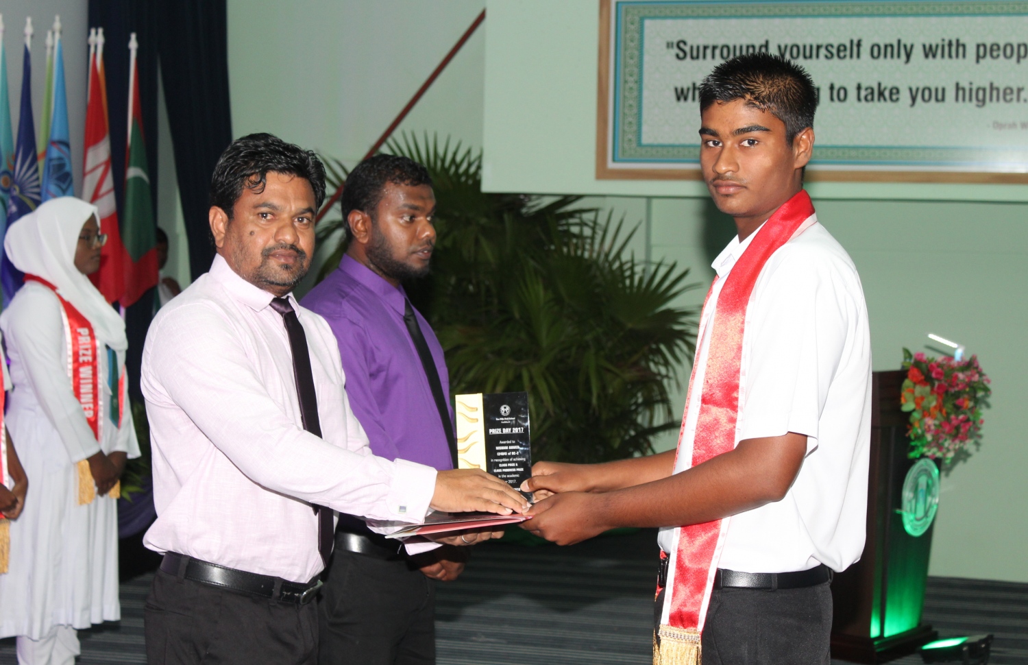 ހއ. ހޯރަފުށި: ނޮވެމްބަރު 6، 2018: ހއ. ހޯރަފުށީގައި ހުންނަ އެ އަތޮޅުގެ އަތޮޅު މަދަރުސާގެ އިނާމު ދިނުމުގެ ޖަލްސާގެ ތެރެއިން.-- ފޮޓޯ: ހއ އަތޮޅު މަދަރުސާ