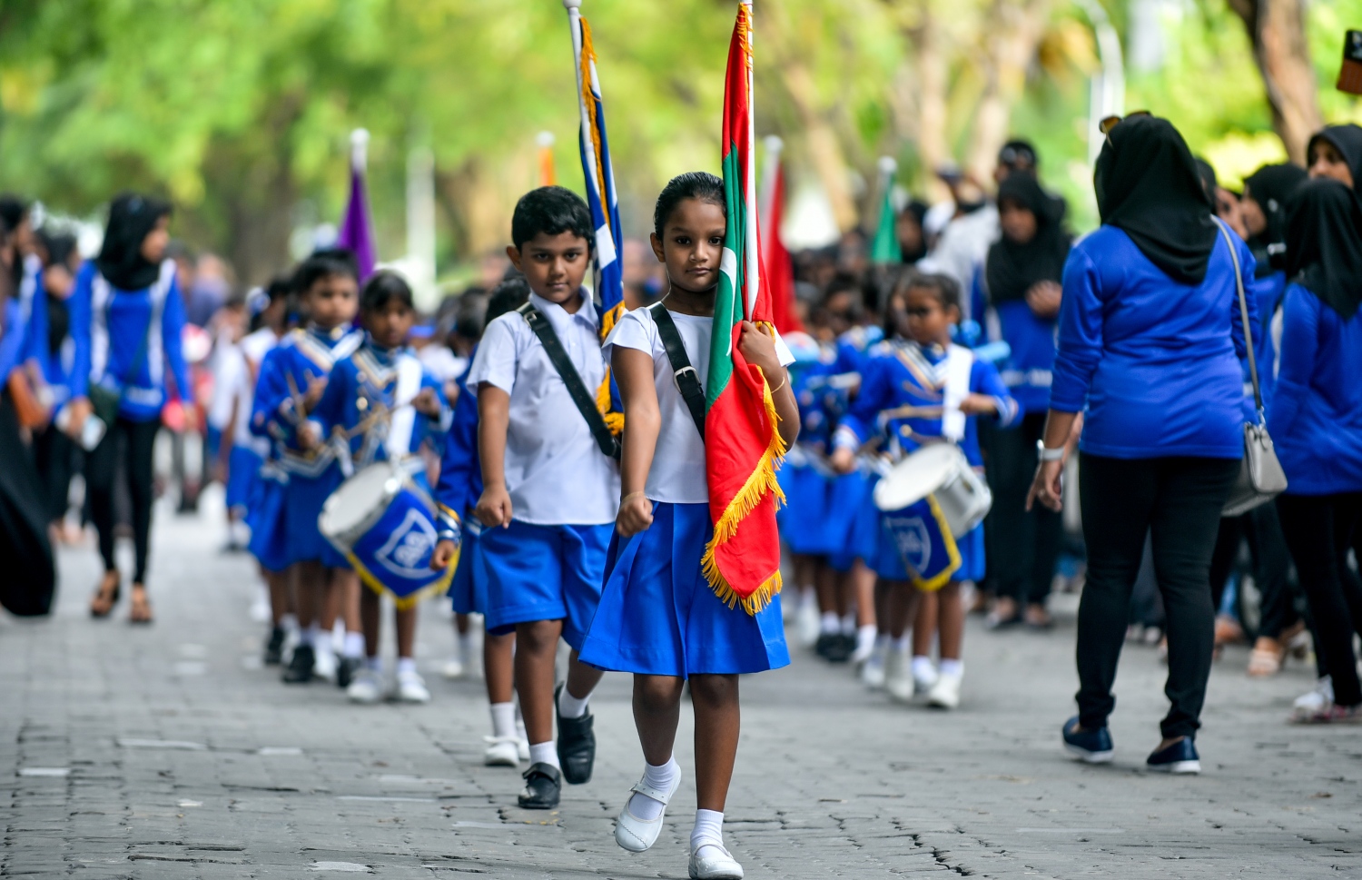 އަމީރު އަހުމަދު ސްކޫލް ބޭންޑްގެ ދަރިވަރުން މިދިޔަ އާދިއްތަ ދުވަހު ޕެރޭޑްގައި. --- ފޮޓޯ: އަހުމަދު ނިޝާތު/ މިހާރު