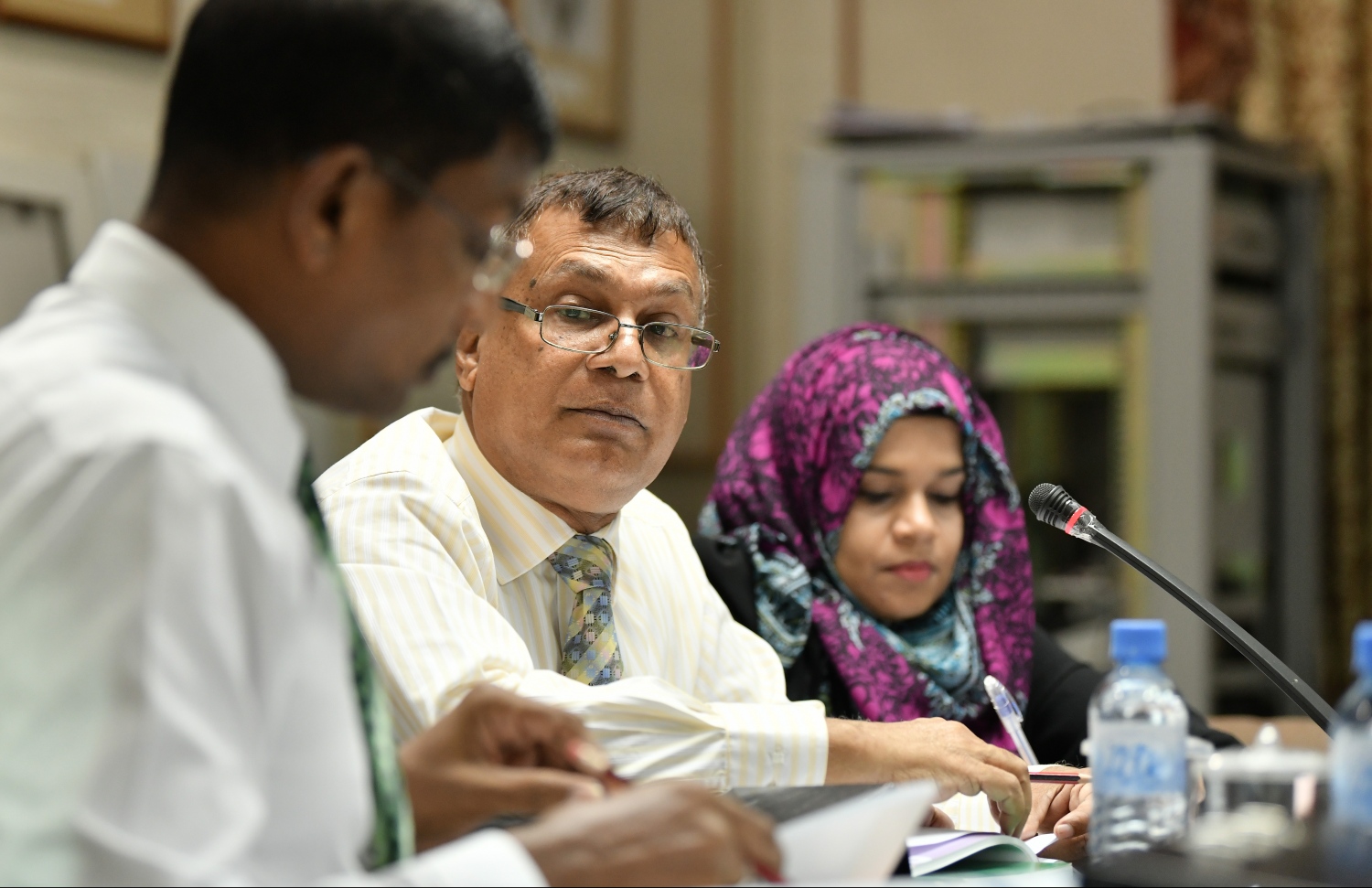 ކޮމިޓީގެ މުގައްރަރު އިބްރާހިމް ޝަރީފް މިއަދުގެ ބައްދަލުވުމުގައި.--ފޮޓޯ: ހުސައިން ވަހީދު/މިހާރު