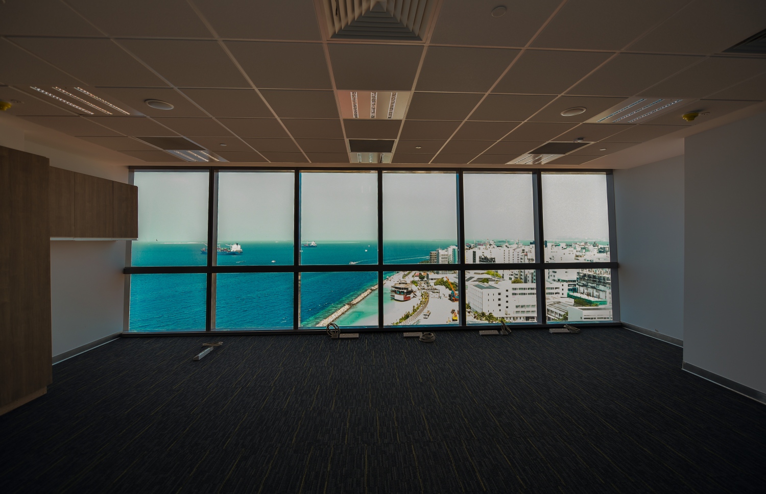 މާލެ: ނޮވެމްބަރު 14، 2018 - މާލޭގައި 25 ބުރިއަށް އިމާރާތްކޮށްފައިވާ ދަރުމަވަންތަ ހޮސްޕިޓަލްގައި މިހާރު ކުރިއަށް ދަނީ އެންމެ ފަހުގެ މަސައްކަތްތައް. އަންނަ އަހަރުގެ ކުރީކޮޅު ހުރިހާ މަސައްކަތެއް ނިމޭނެ ކަމަށް ހެލްތު މިނިސްޓަރު އަބްދުﷲ ނާޒިމް ވިދާޅުވި.---ފޮޓޯ: އަހުމަދު ނިޝާތު/މިހާރު