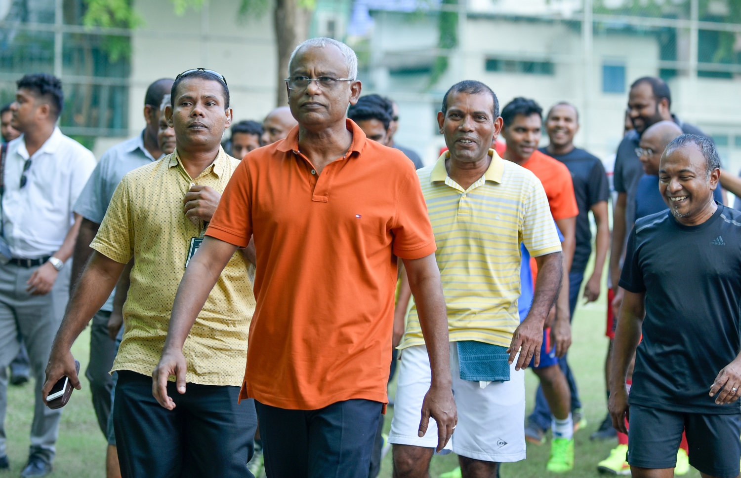 މާލެ: ނޮވެމްބަރު 14، 2018- އިބްރާހިމް މުހައްމަދު ސޯލިހް (އިބޫ) ރިޔާސީ އިންތިޚާބު ކާމިޔާބު ކުރައްވައި ސަރުކާރާ ހަވާލުވެ ވަޑައިގަތުމުގެ އުފާ ފާޅުކުރުމުގެ ގޮތުން ބާއްވާ ''ދުޅަހެޔޮ ހަށިހެޔޮ އީދު'' ކުޅިވަރު ފެސްޓިވަލް ފެށުމުގެ ގޮތުން ބޭއްވި ފަރިތަކުރުންތަކުގައި އިދިކޮޅު ކޯލިޝަންގެ އިސް ބޭފުޅުން ބައިވެރިވެ ވަޑައިގަންނަވަނީ. ---ފޮޓޯ: އަހުމަދު ނިޝާތު/މިހާރު