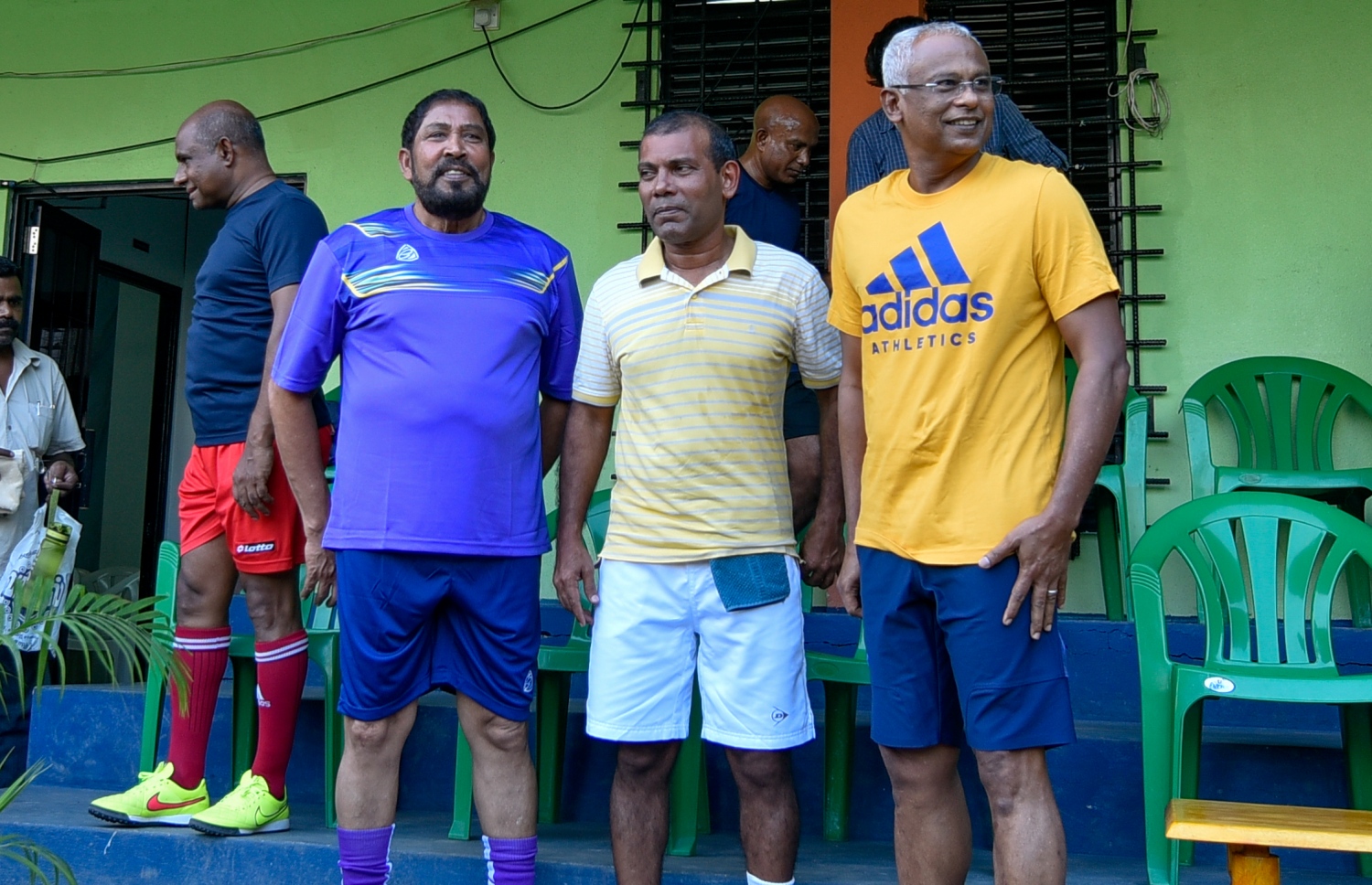 މާލެ: ނޮވެމްބަރު 14، 2018- އިބްރާހިމް މުހައްމަދު ސޯލިހް (އިބޫ) ރިޔާސީ އިންތިޚާބު ކާމިޔާބު ކުރައްވައި ސަރުކާރާ ހަވާލުވެ ވަޑައިގަތުމުގެ އުފާ ފާޅުކުރުމުގެ ގޮތުން ބާއްވާ ''ދުޅަހެޔޮ ހަށިހެޔޮ އީދު'' ކުޅިވަރު ފެސްޓިވަލް ފެށުމުގެ ގޮތުން ބޭއްވި ފަރިތަކުރުންތަކުގައި އިދިކޮޅު ކޯލިޝަންގެ އިސް ބޭފުޅުން ބައިވެރިވެ ވަޑައިގަންނަވަނީ. ---ފޮޓޯ: އަހުމަދު ނިޝާތު/މިހާރު