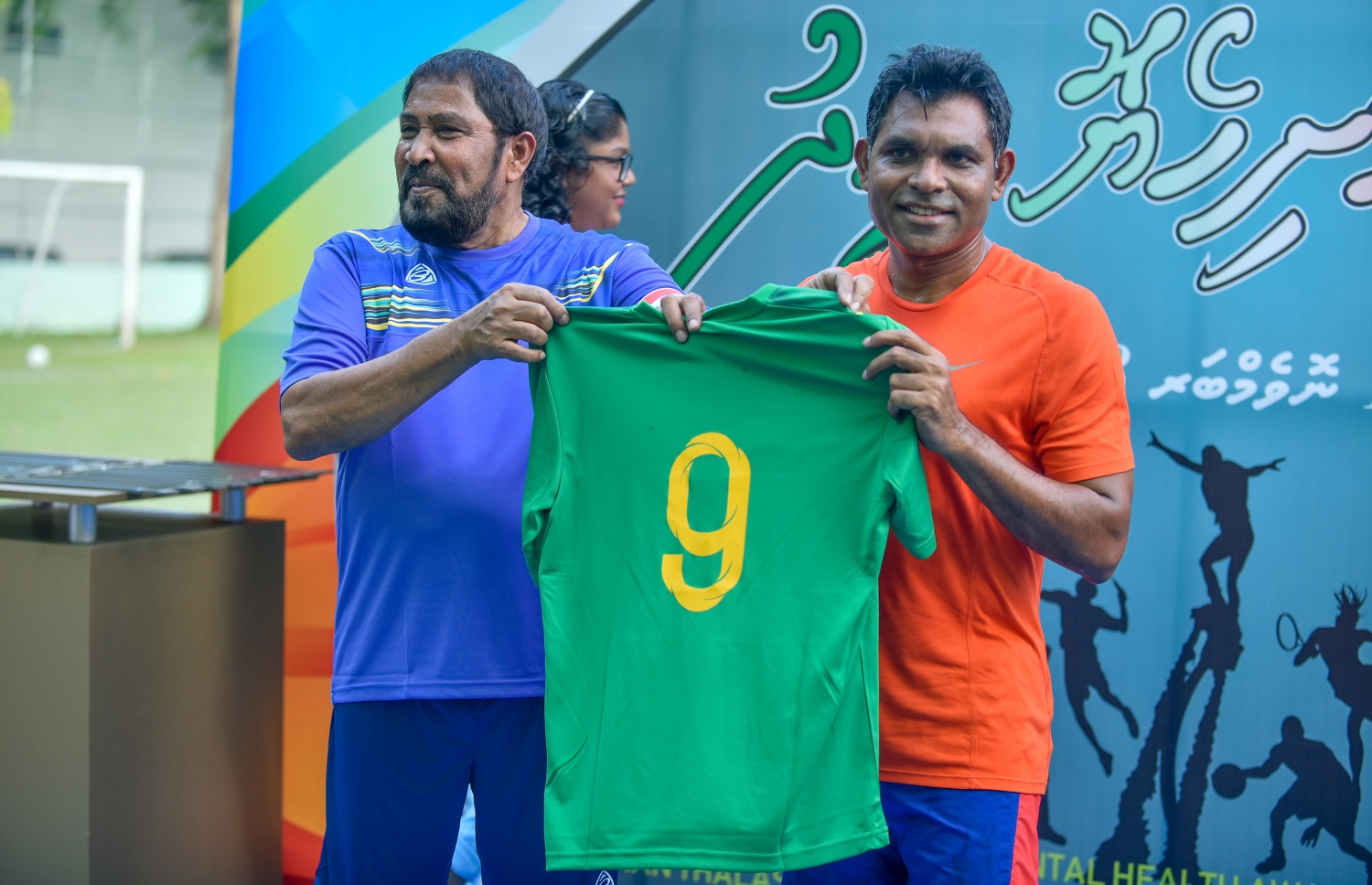 މާލެ: ނޮވެމްބަރު 14، 2018- އިބްރާހިމް މުހައްމަދު ސޯލިހް (އިބޫ) ރިޔާސީ އިންތިޚާބު ކާމިޔާބު ކުރައްވައި ސަރުކާރާ ހަވާލުވެ ވަޑައިގަތުމުގެ އުފާ ފާޅުކުރުމުގެ ގޮތުން ބާއްވާ ''ދުޅަހެޔޮ ހަށިހެޔޮ އީދު'' ކުޅިވަރު ފެސްޓިވަލް ފެށުމުގެ ގޮތުން ބޭއްވި ފަރިތަކުރުންތަކުގައި އިންތިޚާބީ ނައިބު ރައީސް ފައިސަލް ނަސީމާއި ޖުމްހޫރީ ޕާޓީގެ ލީޑަރު ގާސިމް އިބްރާހިމް. ---ފޮޓޯ: އަހުމަދު ނިޝާތު/މިހާރު