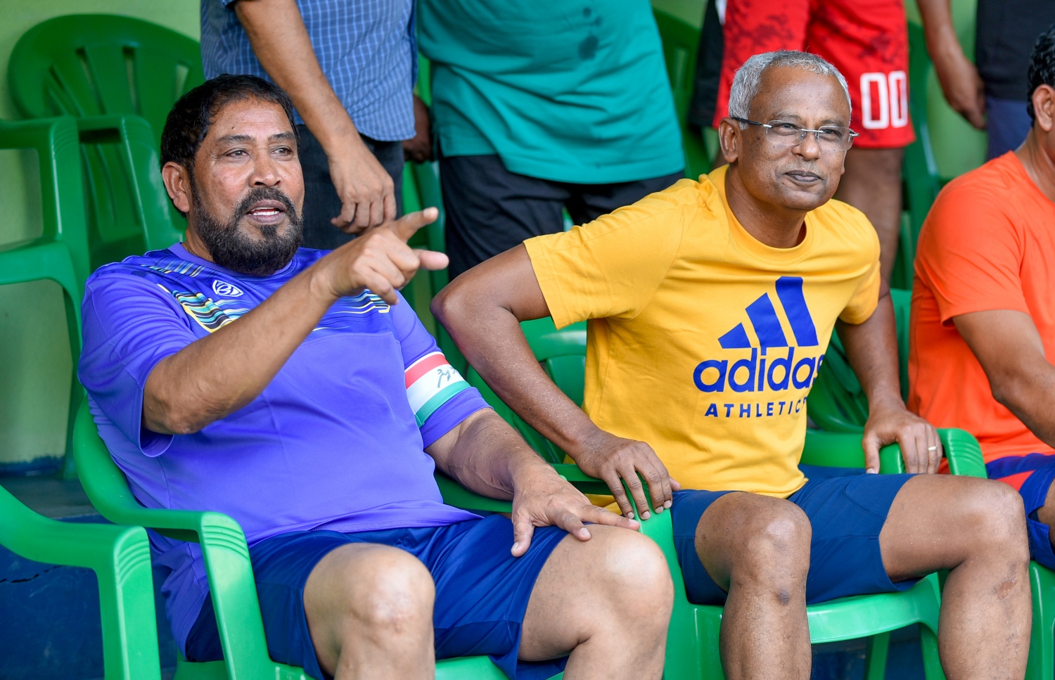 މާލެ: ނޮވެމްބަރު 14، 2018- އިބްރާހިމް މުހައްމަދު ސޯލިހް (އިބޫ) ރިޔާސީ އިންތިޚާބު ކާމިޔާބު ކުރައްވައި ސަރުކާރާ ހަވާލުވެ ވަޑައިގަތުމުގެ އުފާ ފާޅުކުރުމުގެ ގޮތުން ބާއްވާ ''ދުޅަހެޔޮ ހަށިހެޔޮ އީދު'' ކުޅިވަރު ފެސްޓިވަލް ފެށުމުގެ ގޮތުން ބޭއްވި ފަރިތަކުރުންތަކުގައި އިބޫ އާއި ޖުމްހޫރީ ޕާޓީގެ ލީޑަރު ގާސިމް އިބްރާހިމް. ---ފޮޓޯތައް: އަހުމަދު ނިޝާތު/މިހާރު