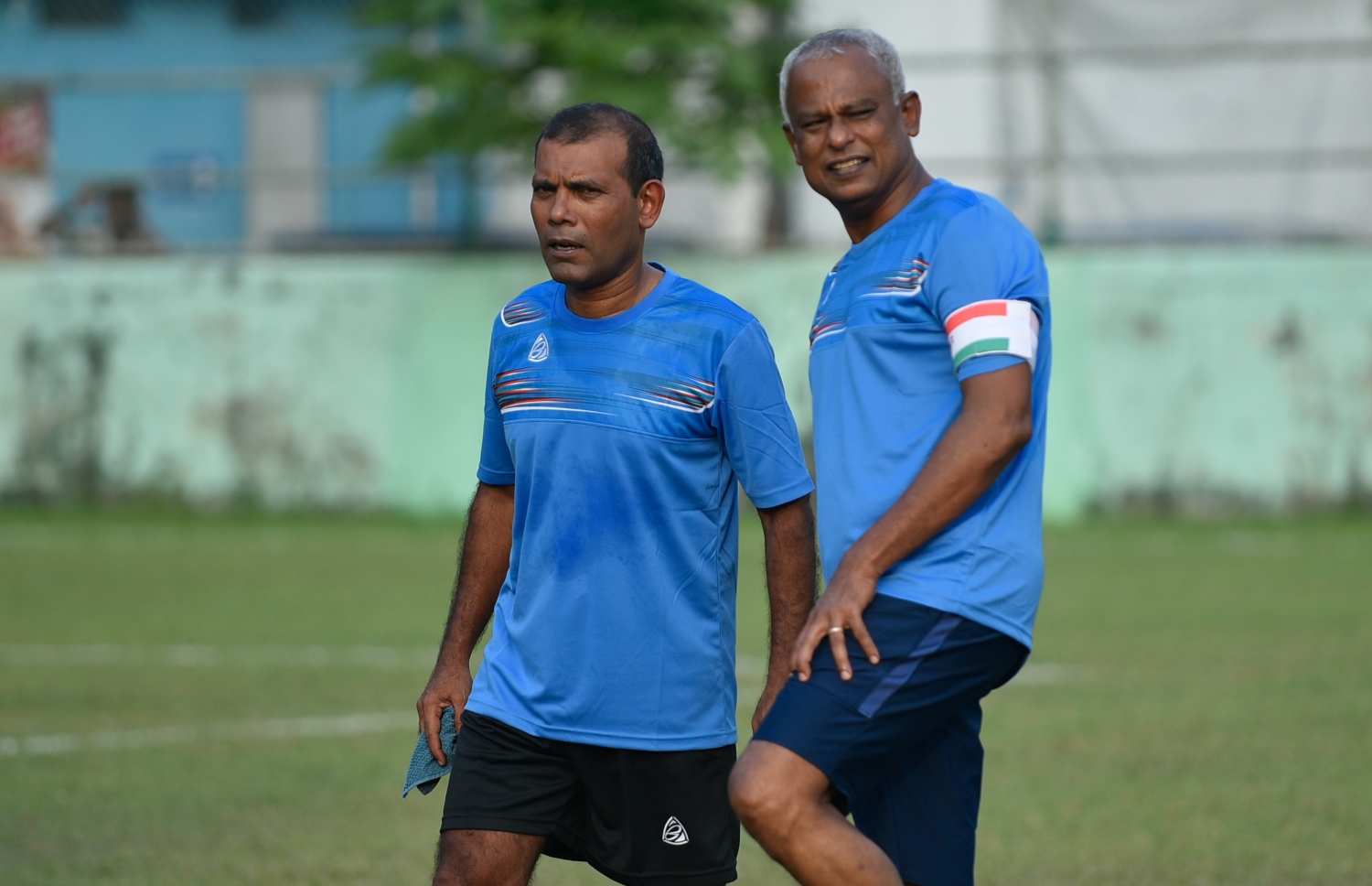 މާލެ: ނޮވެމްބަރު 14، 2018- އިބްރާހިމް މުހައްމަދު ސޯލިހް (އިބޫ) ރިޔާސީ އިންތިޚާބު ކާމިޔާބު ކުރައްވައި ސަރުކާރާ ހަވާލުވެ ވަޑައިގަތުމުގެ އުފާ ފާޅުކުރުމުގެ ގޮތުން ބާއްވާ ''ދުޅަހެޔޮ ހަށިހެޔޮ އީދު'' ކުޅިވަރު ފެސްޓިވަލް ފެށުމުގެ ގޮތުން ބޭއްވި ފަރިތަކުރުންތަކުގައި އިބޫ އާއި ކުރީގެ ރައީސް މުހައްމަދު ނަޝީދު---ފޮޓޯތަށް: އަހުމަދު ނިޝާތު/މިހާރު