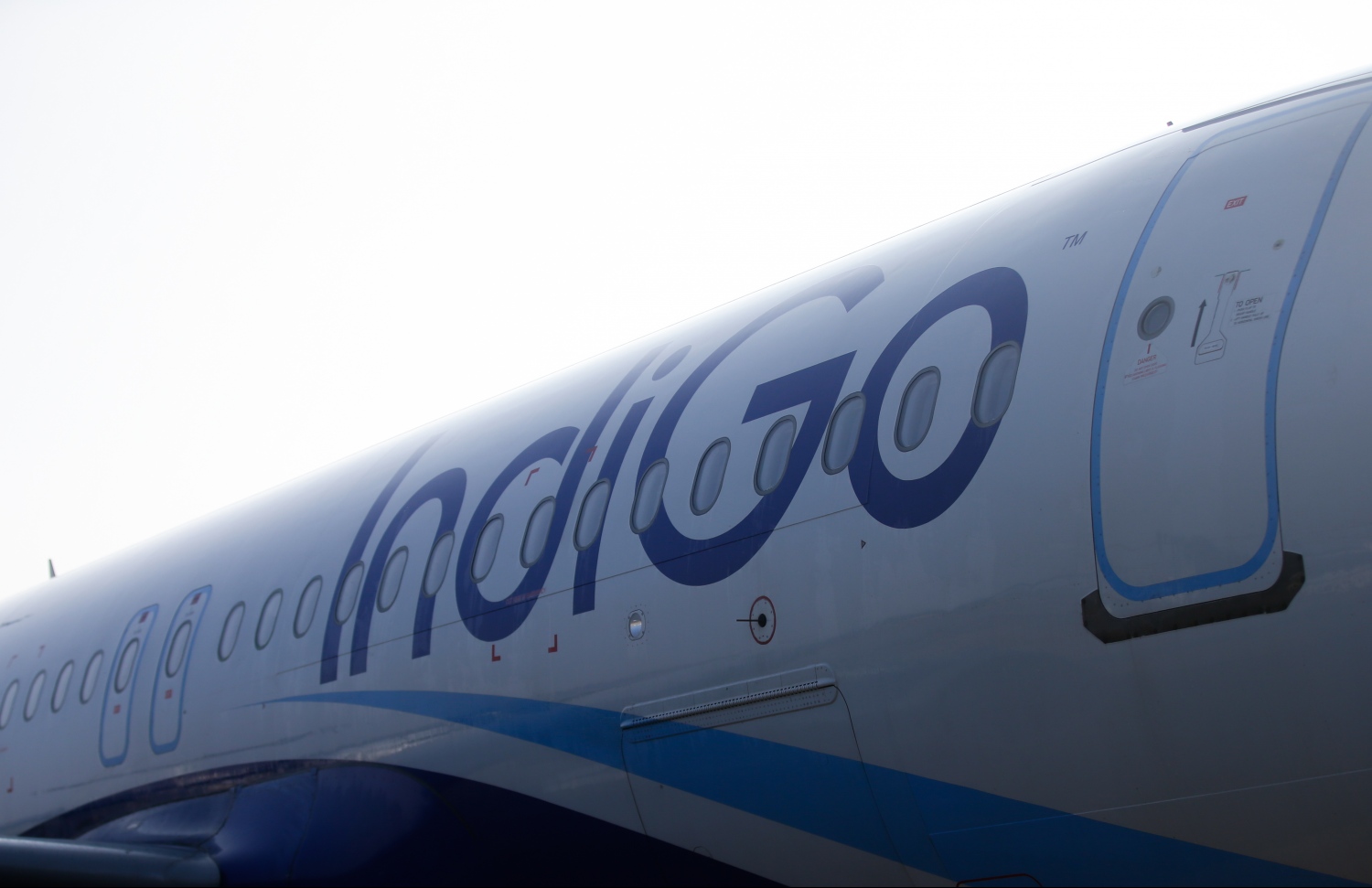 ވެލާނާ އިންޓަނޭޝަނަލް އެއާޕޯޓް: ނޮވެމްބަރު 15، 2018- އިންޑިއާގެ މަގުބޫލު އެއާލައިނެއް ކަމަށްވާ އިންޑިގޯގެ ދަތުރުތައް ރަސްމީކޮށް ރާއްޖެއަށް ފެށުމުގެ ގޮތުން ފުރަތަމަ މަތިންދާބޯޓު ކޮޗިންއިން ވެލާނާ އިންޓަނޭޝަނަލް އެއާޕޯޓަށް ޖައްސާފައި.---ފޮޓޯ: ހުސައިން ވަހީދު/މިހާރު