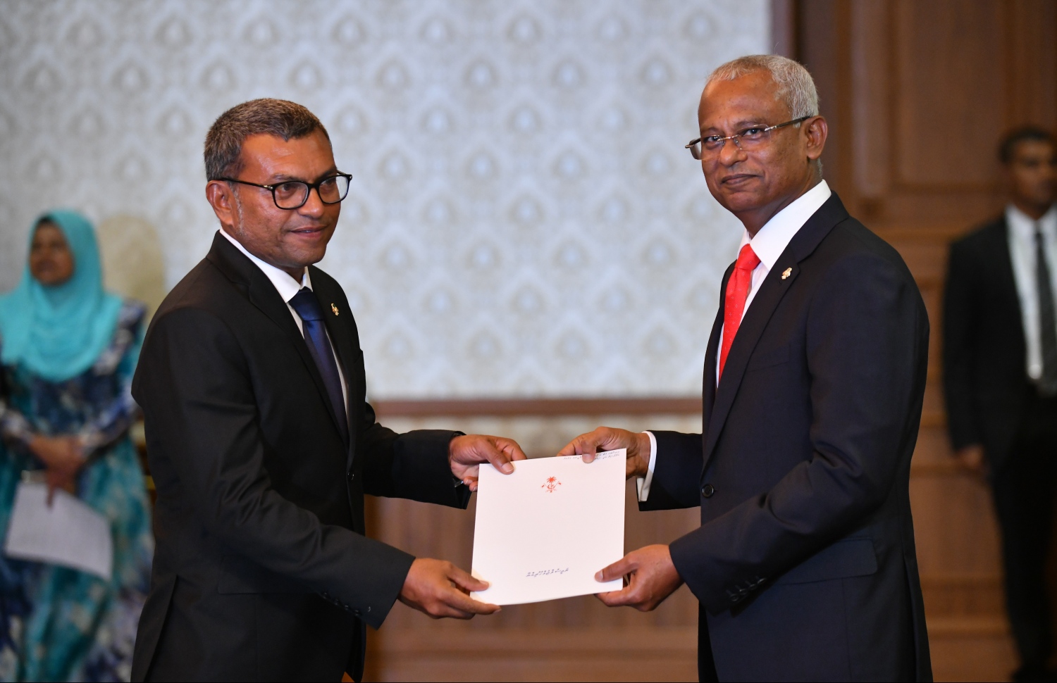 ކުރީގެ ރައީސް އިބޫ އާއި ރައީސް އޮފީހުގެ އޭރުގެ މިނިސްޓަރު އަލީ ޝިޔާމް.