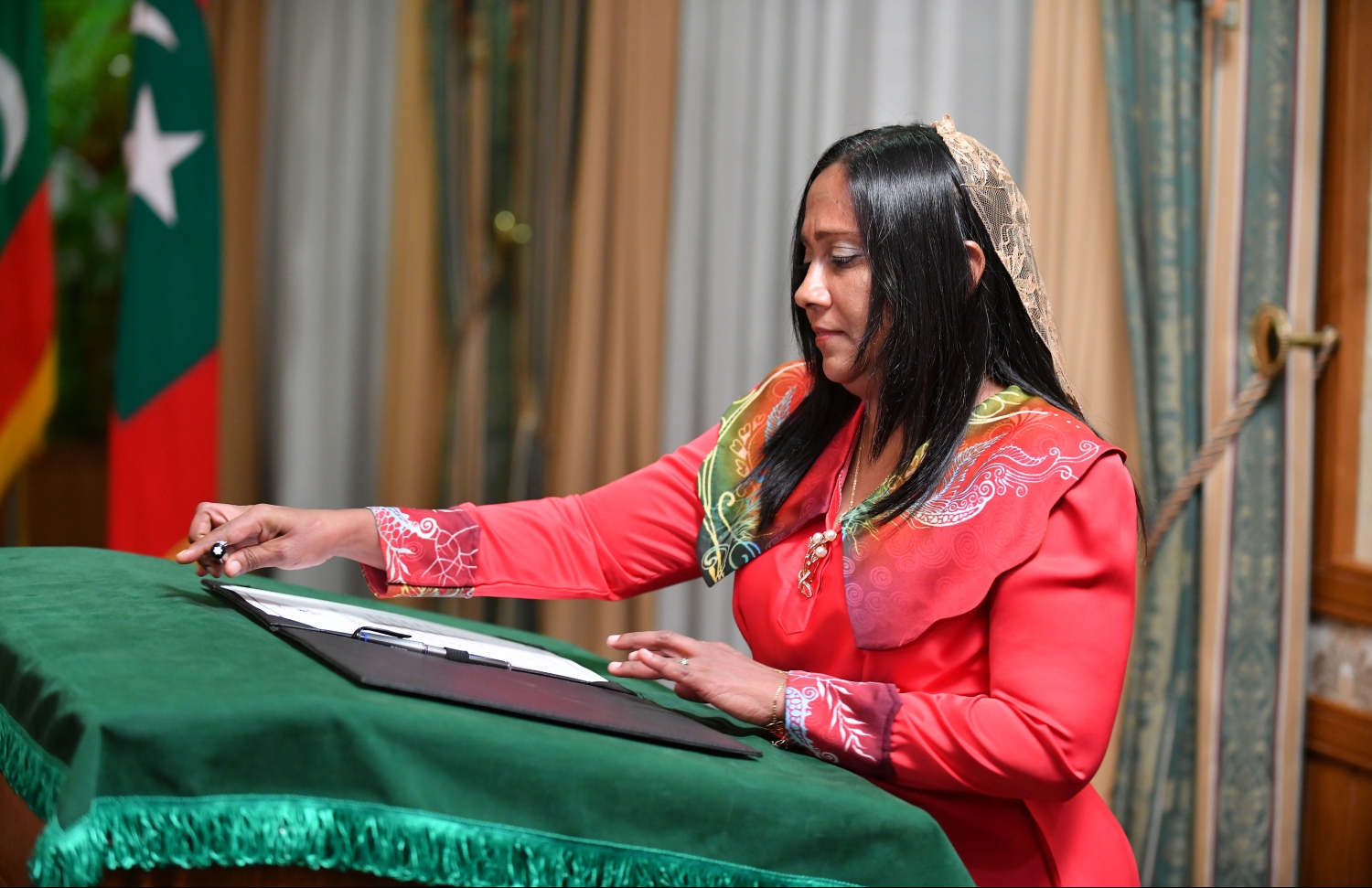 ފިޝަރީޒް މިނިސްޓަރު ޒަހާ. --- ފޮޓޯ: ހުސެއިން ވަހީދު/ މިހާރު