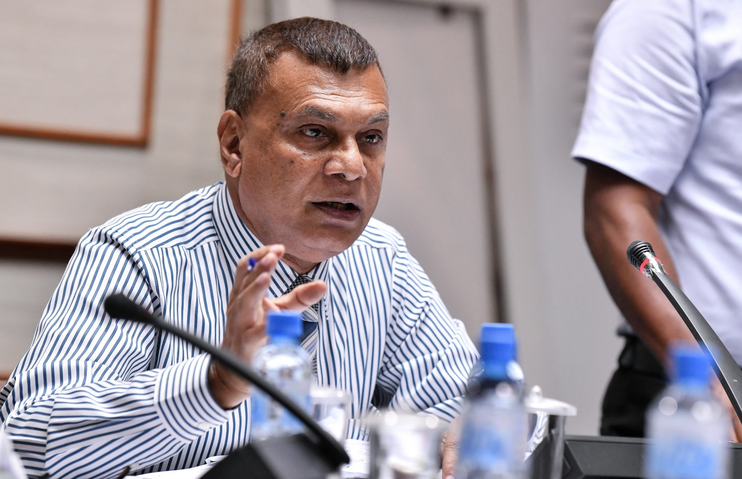 މަރަދޫ ދާއިރާގެ މެމްބަރު އިބްރާހިމް ޝަރީފް ވާހަކަ ދައްކަވަނީ. --- ފޮޓޯ: ނިޝާން އަލީ/ މިހާރު