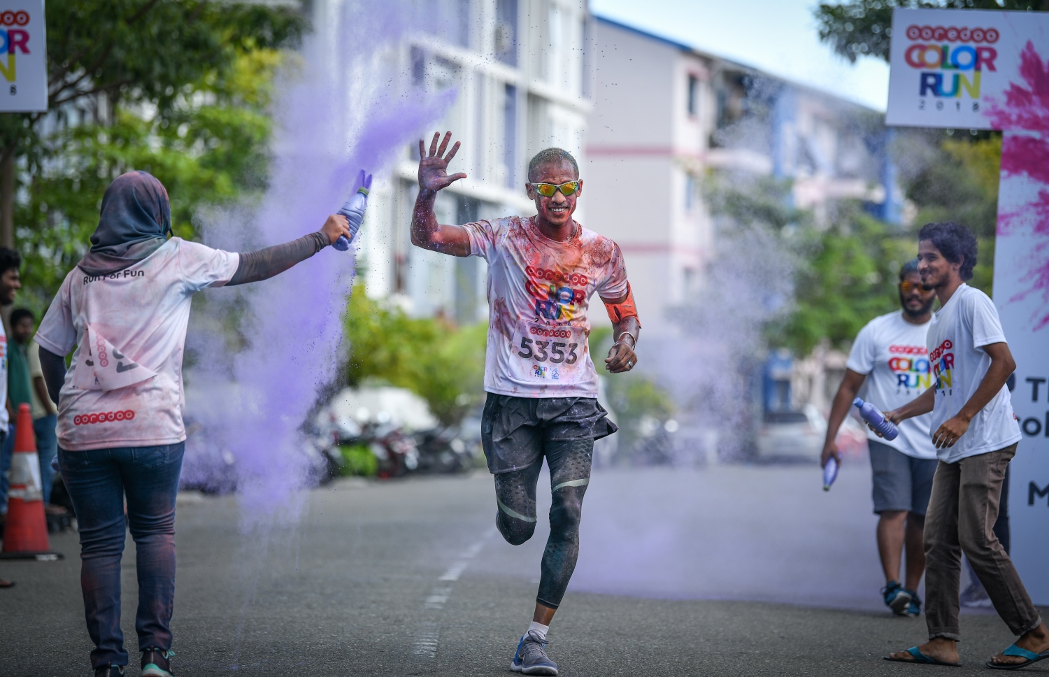 ހުޅުމާލެ: ނޮވެމްބަރު 23، 2018- އުރީދޫން މި އަހަރު ބޭއްވި ކަލާ ރަންގައި މީހަކު ދުވުން ނިންމަނީ: މި ހަރަކާތުގައި 3،000 އެއްހާ މީހުން ބައިވެރިވި.---ފޮޓޯ: ނިޝާން އަލީ/މިހާރު