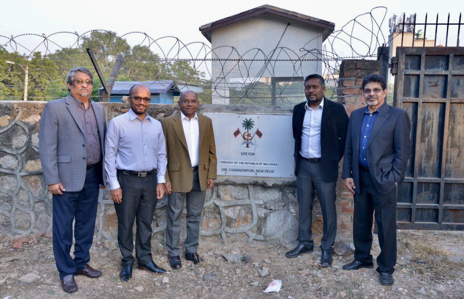 އިންޑިޔާއަށް ކުރެއްވި ދަތުރުފުޅުގައި ފޮރިން މިނިސްޓަރު އަބްދުﷲ ޝާހިދާއި ފިނޭންސް މިނިސްޓަރު އިބްރާހިމް އަމީރާއި ފޮރިން މިނިސްޓަރު ފައްޔާޒު އިސްމާއިލް--ފޮޓޯ:ސޯޝަލްމީޑިޔާ