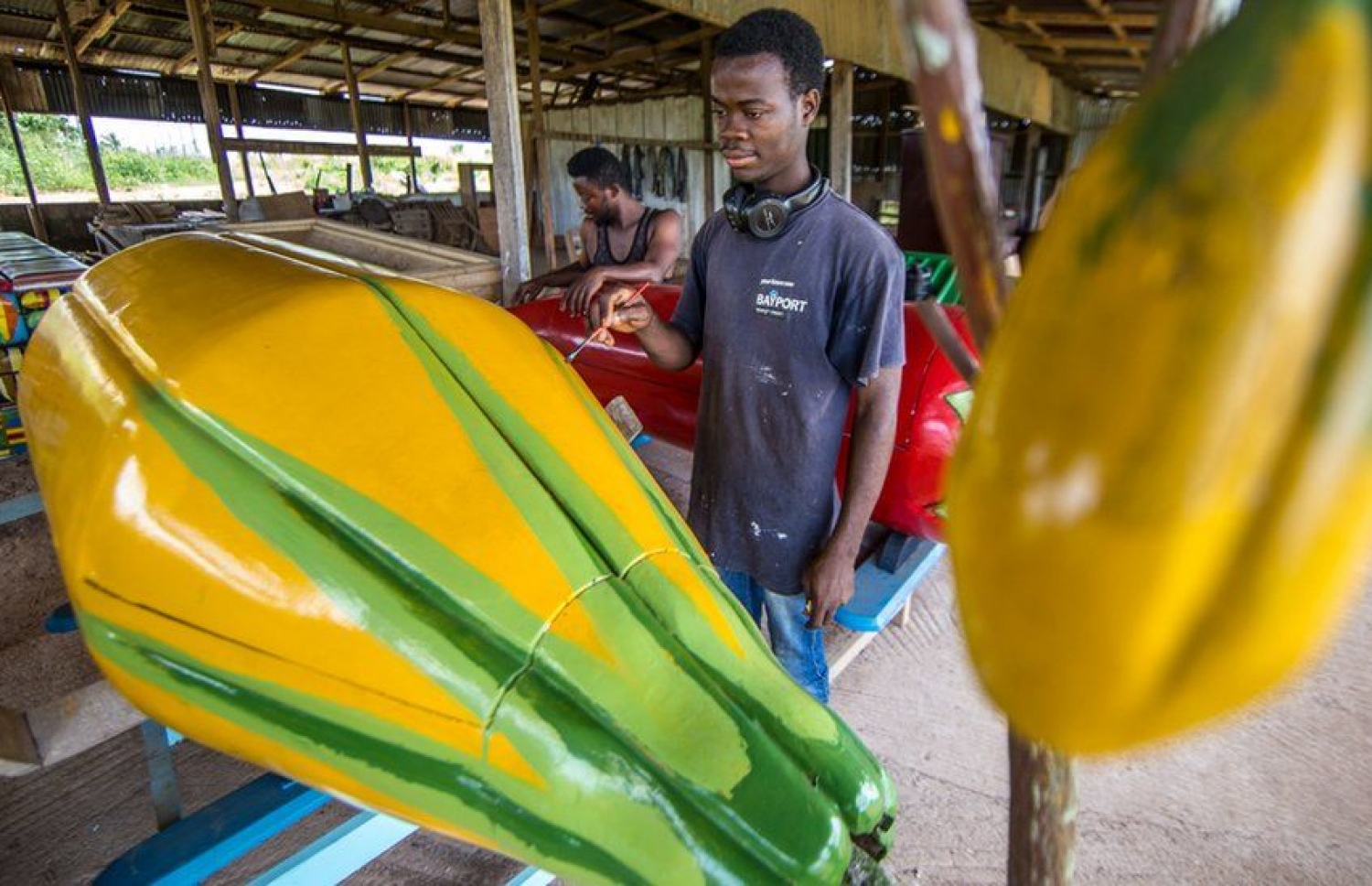 ގާނާގައި ގިނަ އަދަދަކަށް ހައްދާ ކޮކޯގެ ބައްޓަމަށް ހަދާފައިވާ ސަންދޯކެއް.