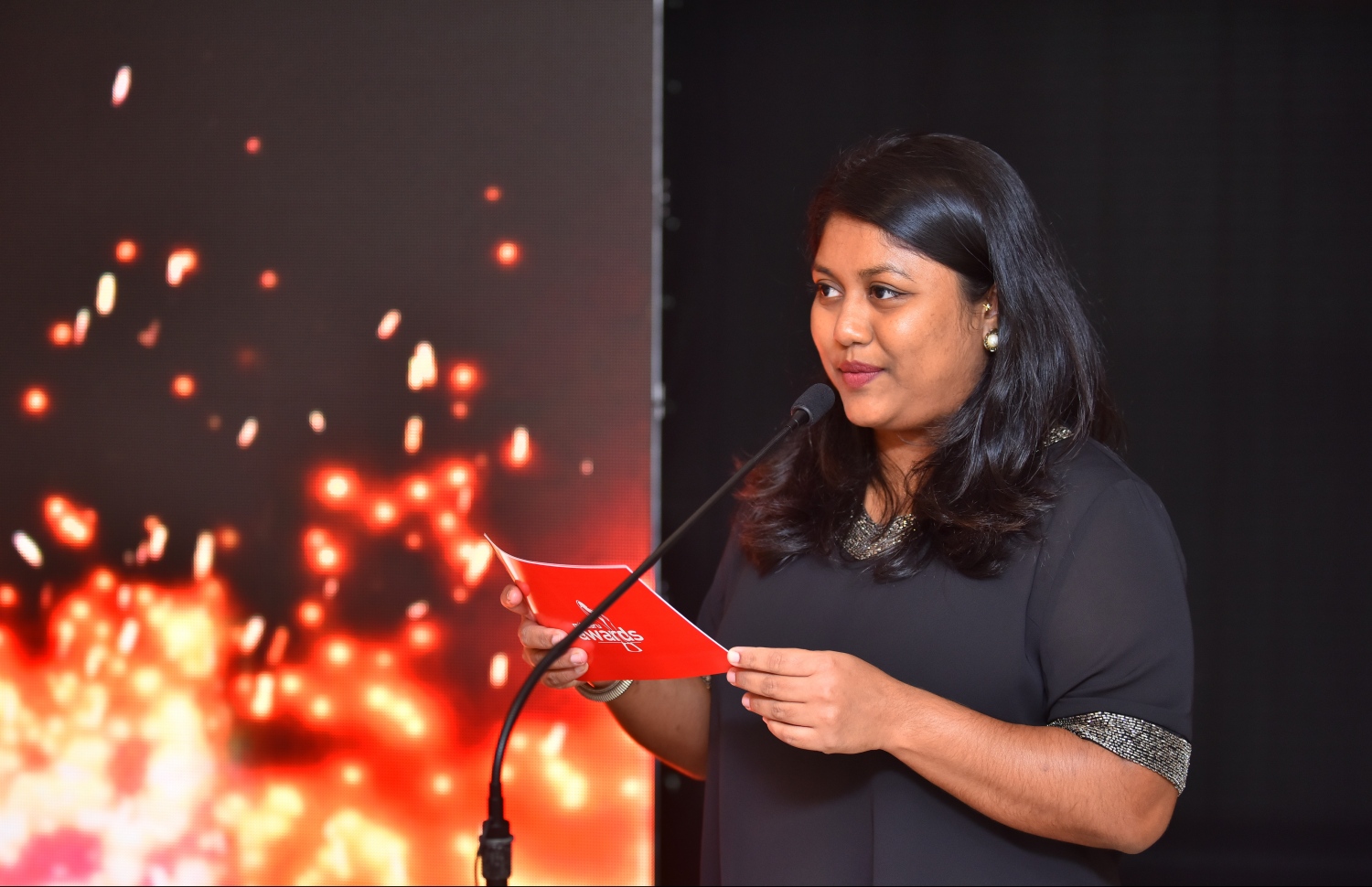 މާލެ: ނޮވެމްބަރު 27، 2018: ރާއްޖޭގެ އެންމެ ބޮޑު ކުޅިވަރު އެވޯޑްސް ކަމަށްވާ "މިހާރު އެވޯޑްސް"ގެ ސްޕޮންސަރުންނާއި ޕާޓްނަރުން އެއްބަސްވުމުގައި ސޮއިކުރުމުގެ ގޮތުން ޗަމްޕާ ސެންޓްރަލްގައި ބޭއްވި ހަފްލާގެ ތެރެއިން.--- ފޮޓޯ: ހުސައިން ވަހީދު/މިހާރު